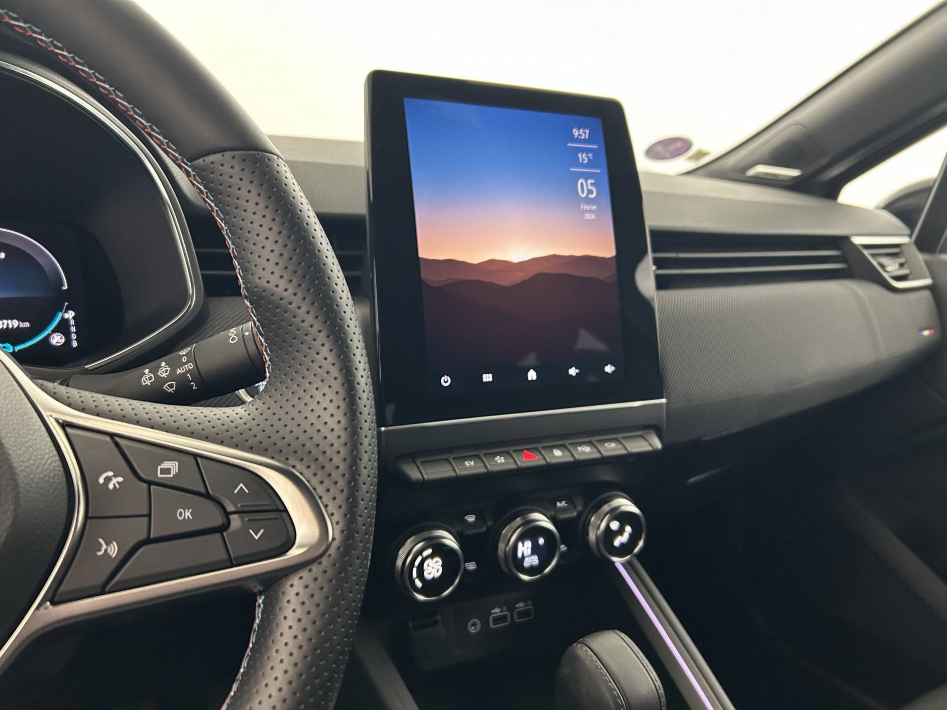 Vente en ligne Renault Clio 5 Clio E-Tech full hybrid 145 ch GSR2 au prix de 22 990 €