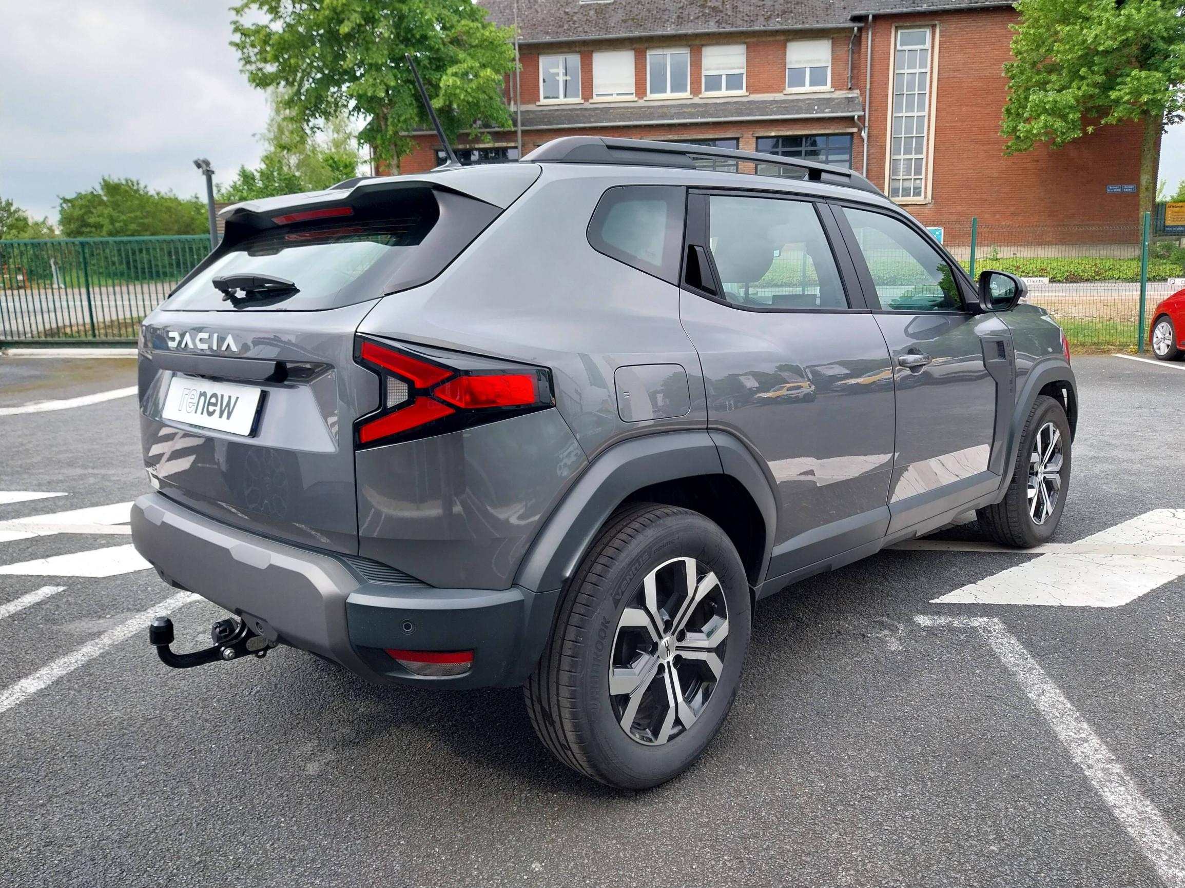 Vente en ligne Dacia Duster  Hybrid 140 au prix de 25 990 €