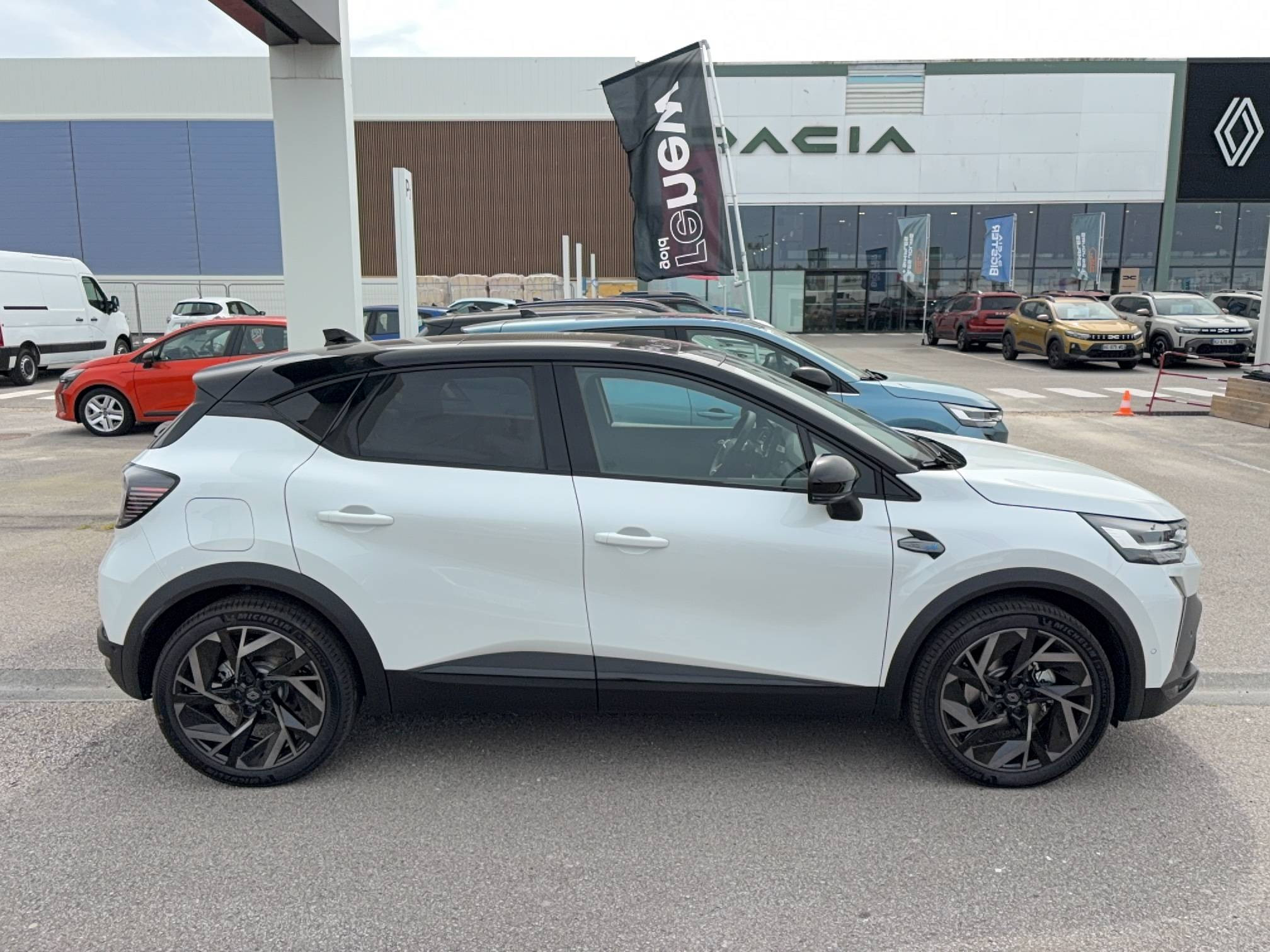 Vente en ligne Renault Captur  E-Tech full hybrid 160 ch au prix de 29 990 €