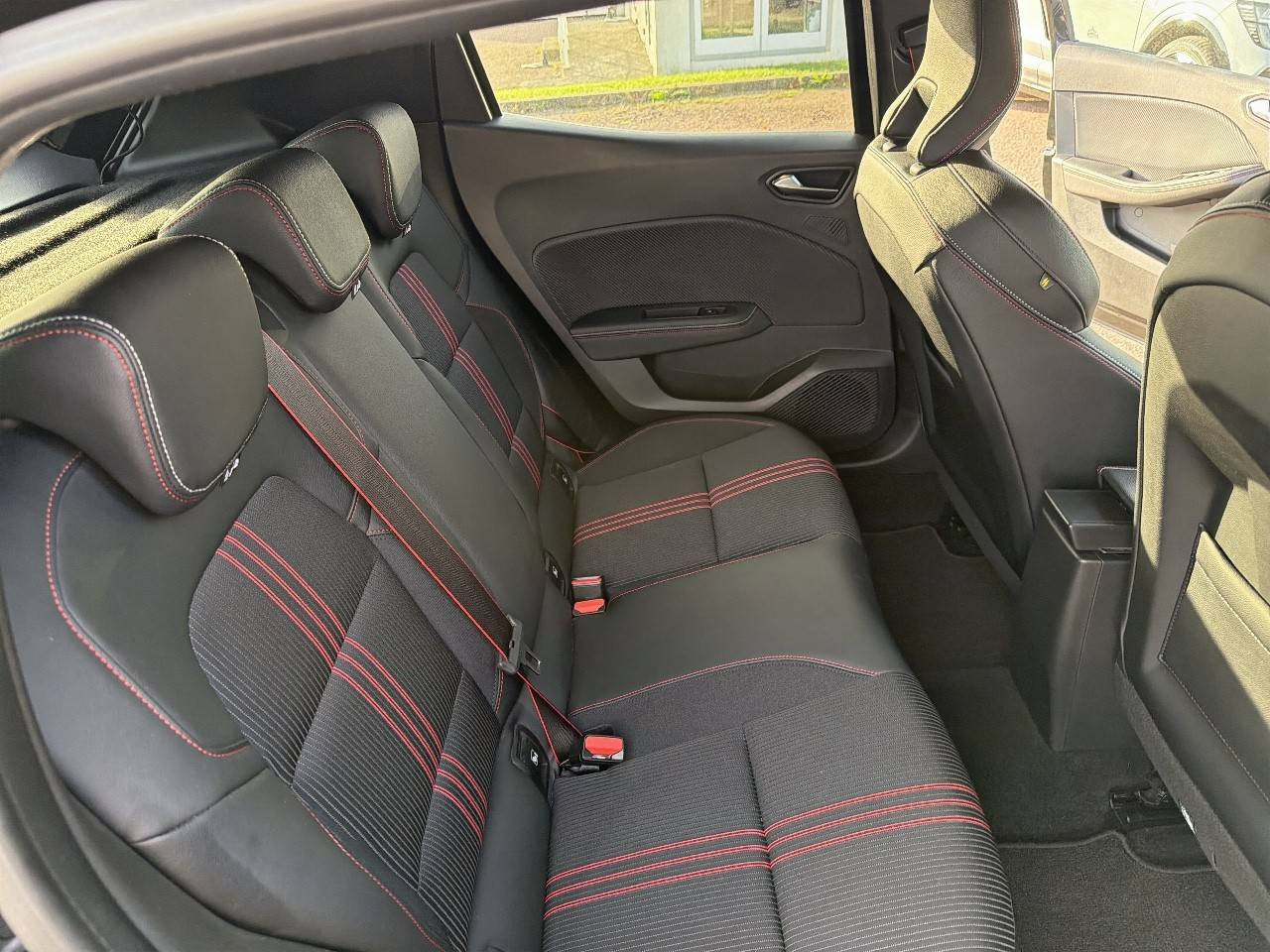 Vente en ligne Renault Clio 5 Clio TCe 140 au prix de 17 290 €
