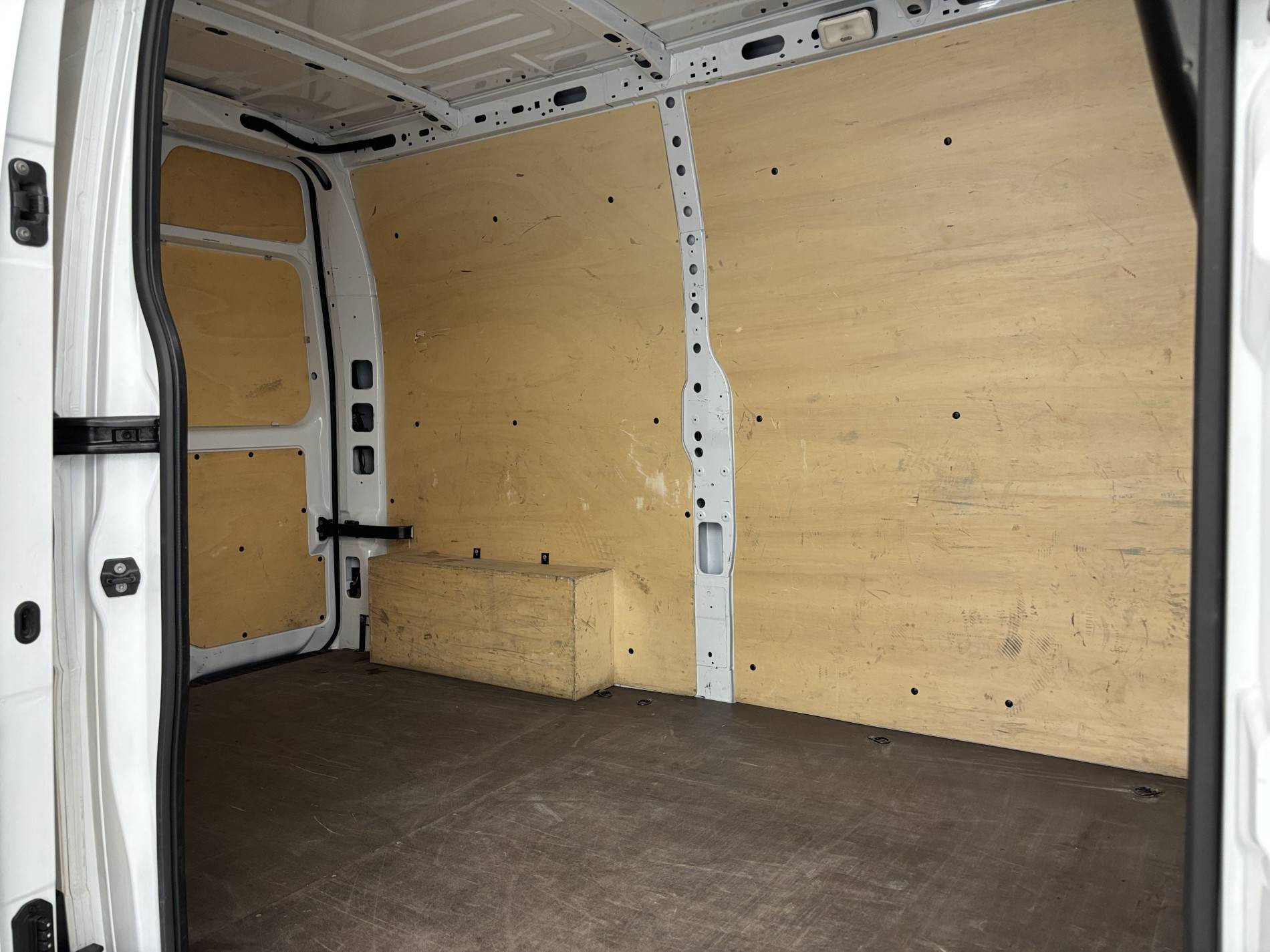 Vente en ligne Renault Master Fourgon MASTER FGN TRAC F3500 L2H2 BLUE DCI 135 au prix de 22 990 €