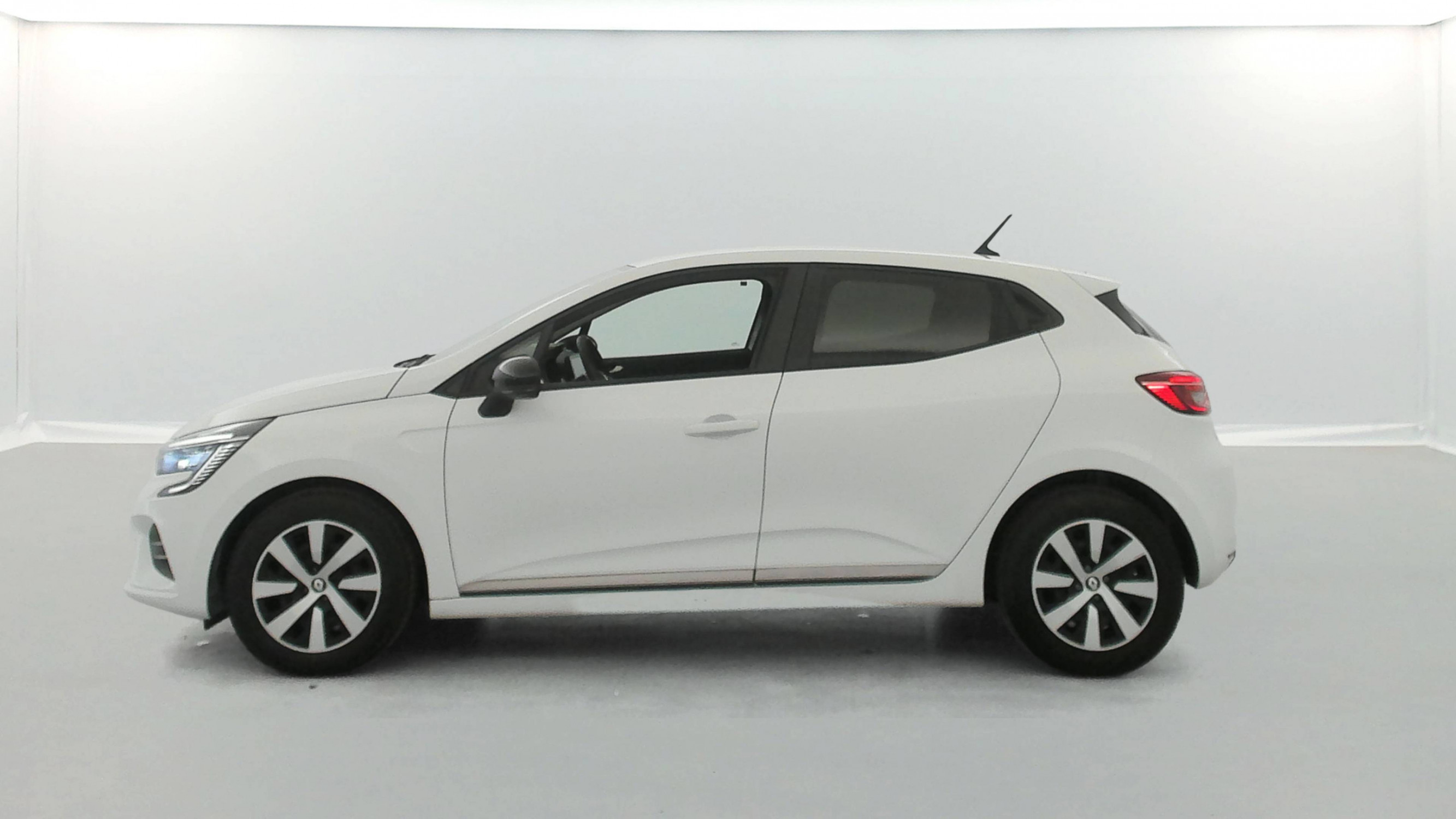 Vente en ligne Renault Clio 5 Clio TCe 90 au prix de 13 490 €
