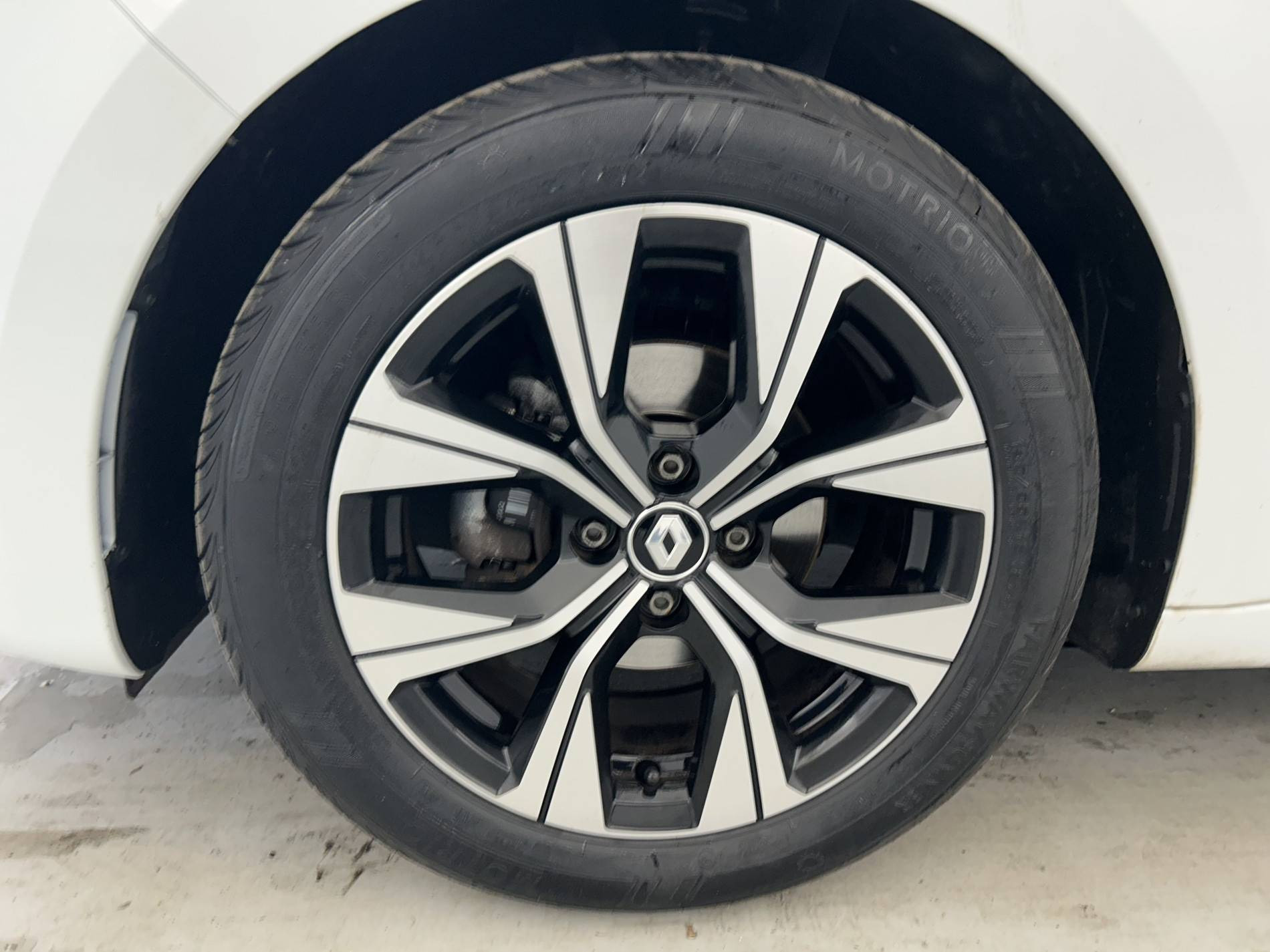 Vente en ligne Renault Clio 5 Clio TCe 90 au prix de 13 790 €