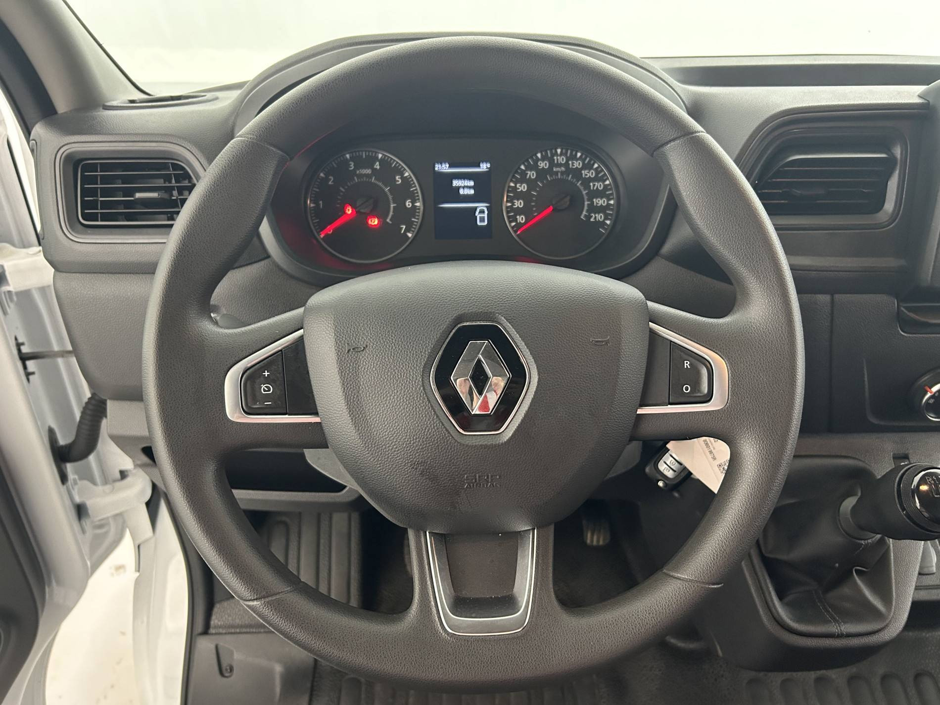 Vente en ligne Renault Master Fourgon MASTER FGN TRAC F3500 L2H2 BLUE DCI 135 au prix de 24 000 €