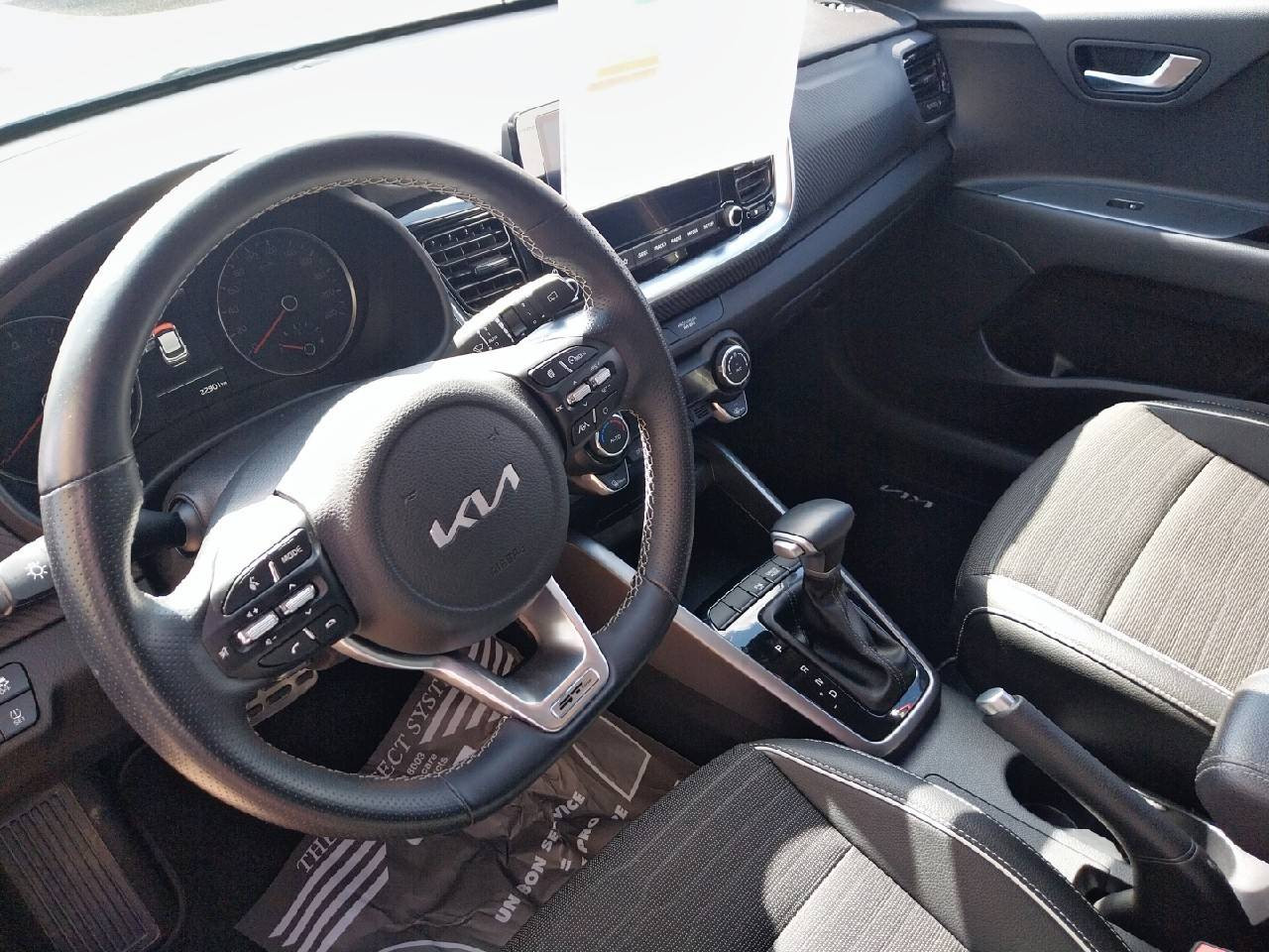 Vente en ligne Kia Stonic  1.0 T-GDi 120 ch MHEV DCT7 au prix de 19 380 €
