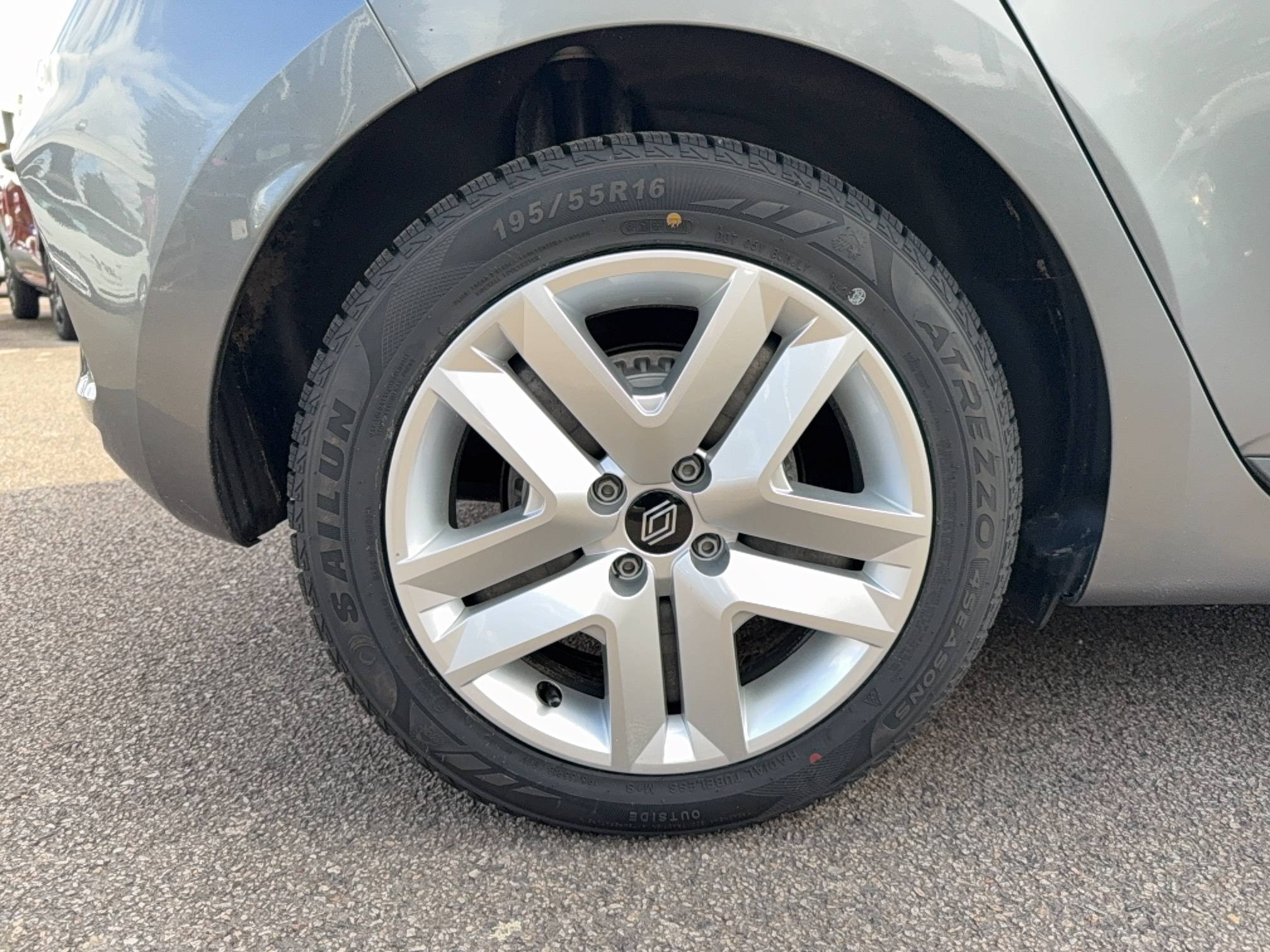 Vente en ligne Renault Clio 5 Clio dCi 100 au prix de 13 990 €