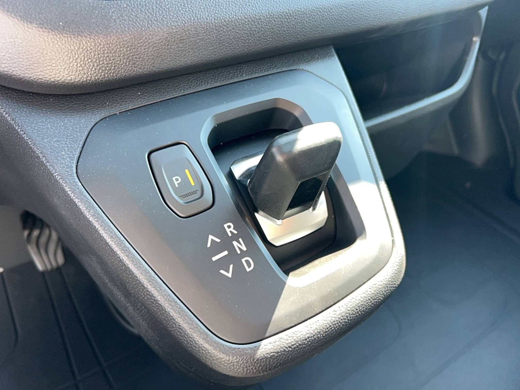 Vente en ligne Renault Trafic Cabine Approfondie TRAFIC CA BLUE DCI 170 L2H1 3T AUTO au prix de 42 980 €