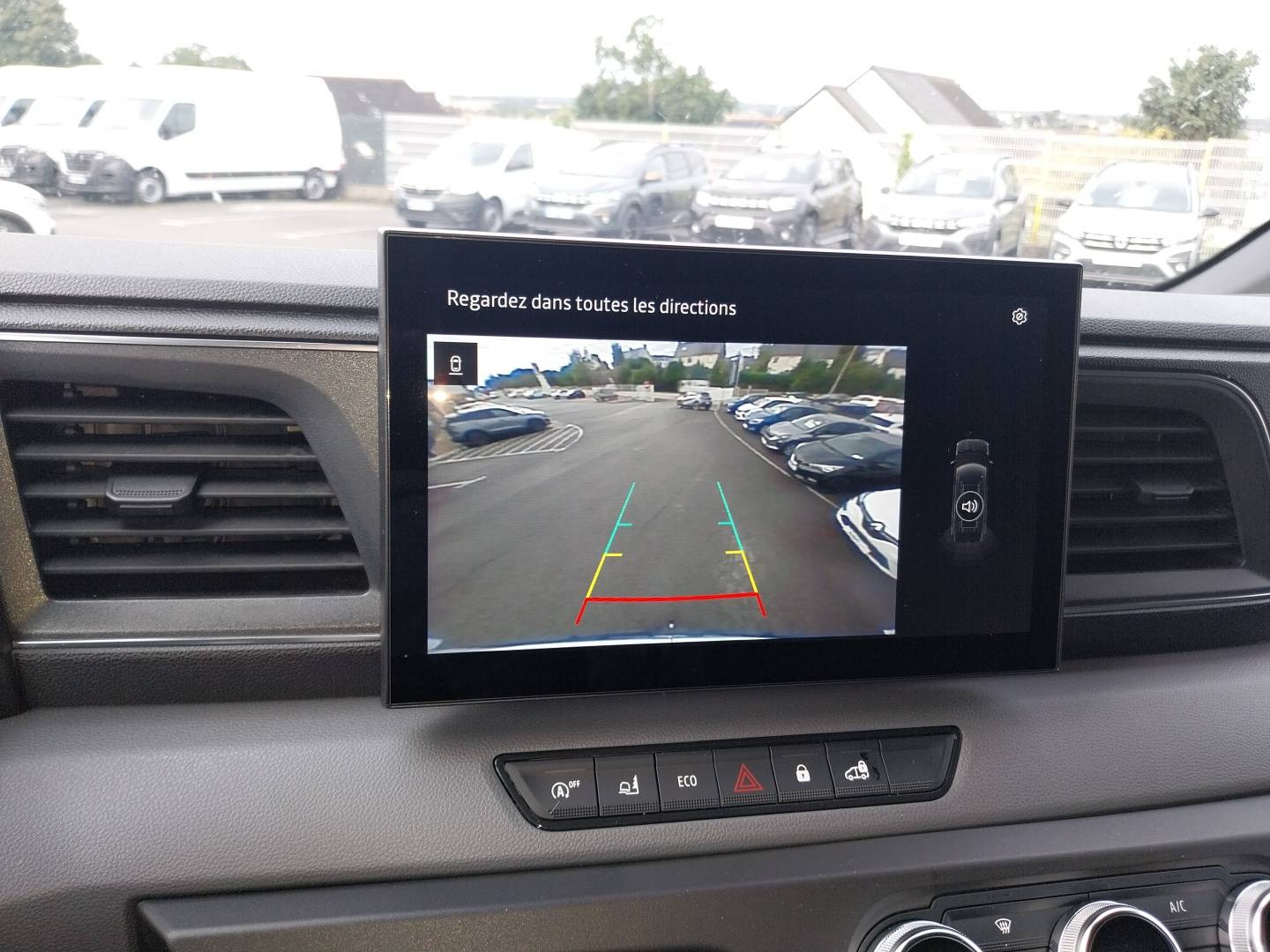 Vente en ligne Renault Master Fourgon MASTER FG BLUE DCI 130 L2H2 3T5 TR au prix de 30 990 €