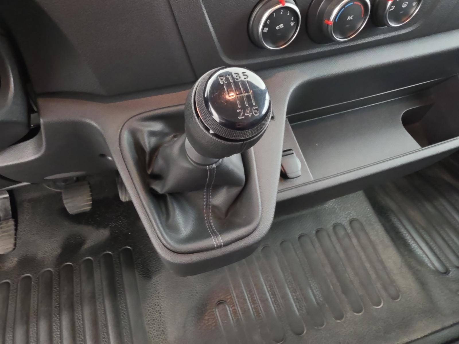 Vente en ligne Renault Master Fourgon MASTER FGN TRAC F3500 L2H2 BLUE DCI 135 au prix de 22 990 €