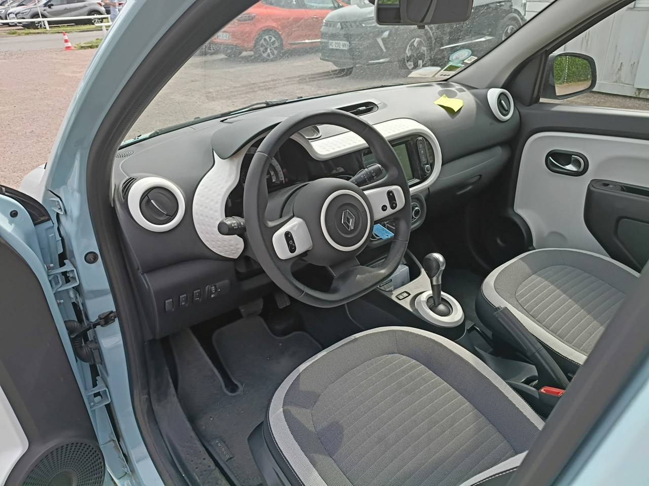 Vente en ligne Renault Twingo Electrique Twingo III E-Tech au prix de 14 990 €