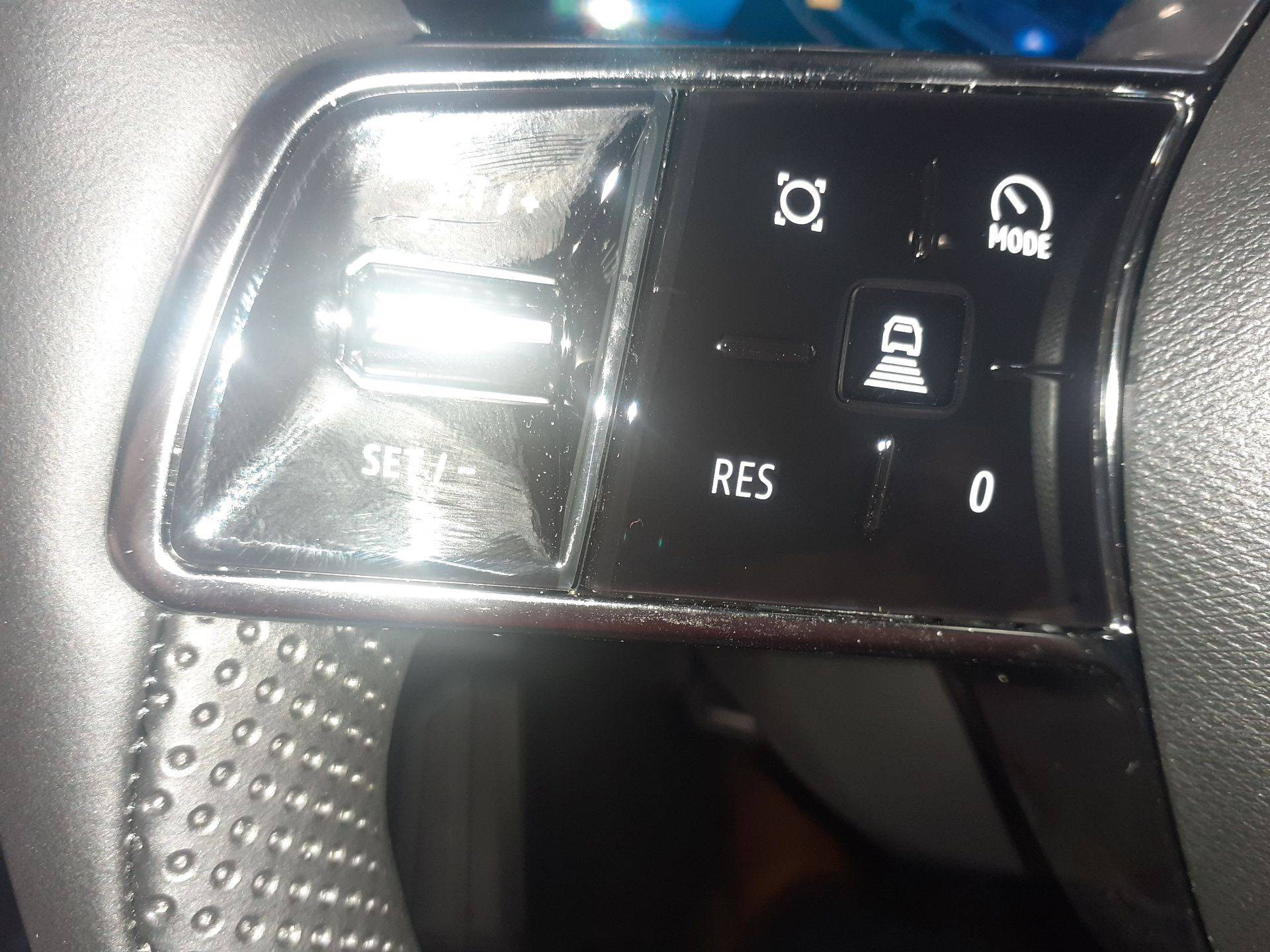 Vente en ligne Renault Espace Espace full hybrid E-Tech 200 ch 5pl au prix de 40 990 €