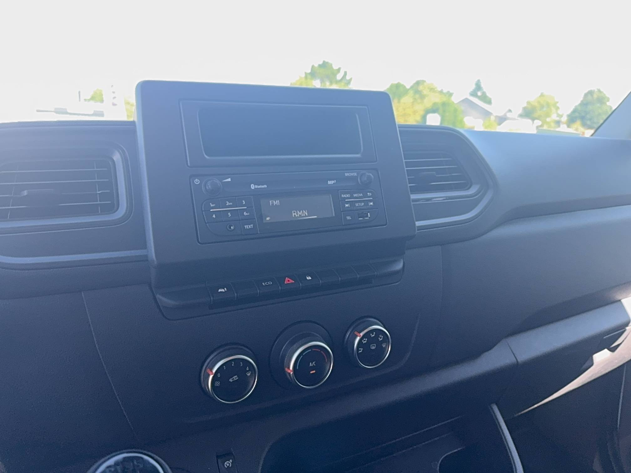 Vente en ligne Renault Master Fourgon MASTER FGN TRAC F3500 L2H2 BLUE DCI 135 au prix de 25 500 €