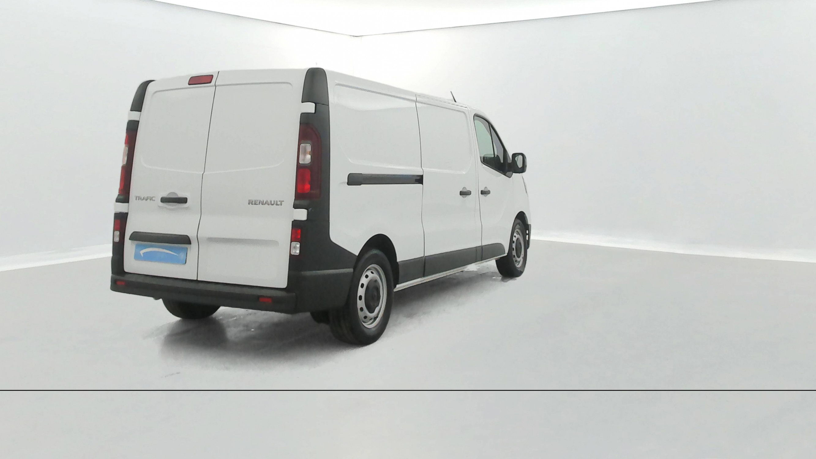 Vente en ligne Renault Trafic 3 Fourgon TRAFIC FGN L2H1 3000 KG BLUE DCI 130 au prix de 23 490 €