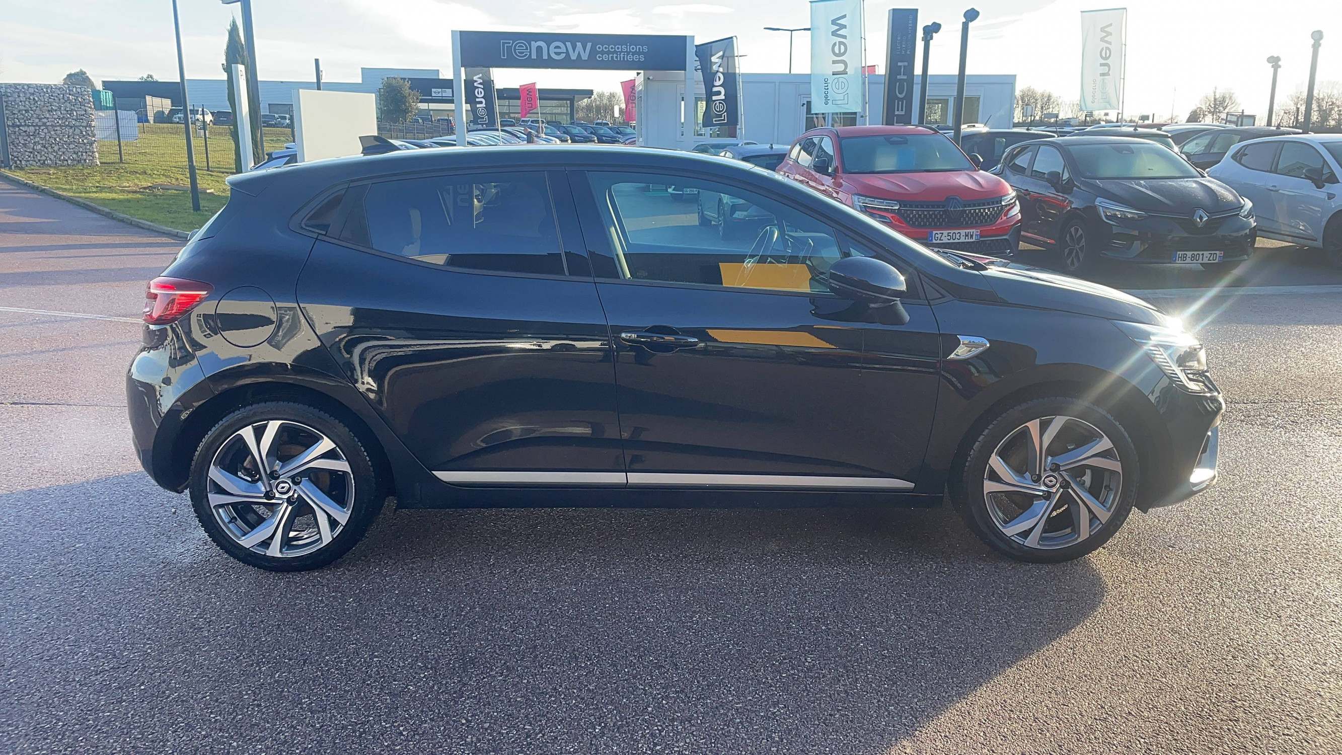 Vente en ligne Renault Clio 5 Clio E-Tech hybride 145 au prix de 17 911 €