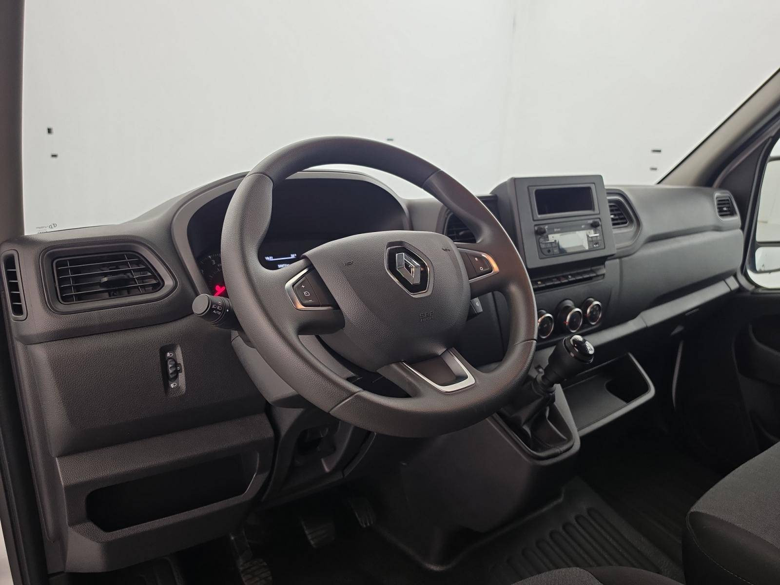 Vente en ligne Renault Master Fourgon MASTER FGN TRAC F3500 L3H3 BLUE DCI 135 au prix de 25 900 €