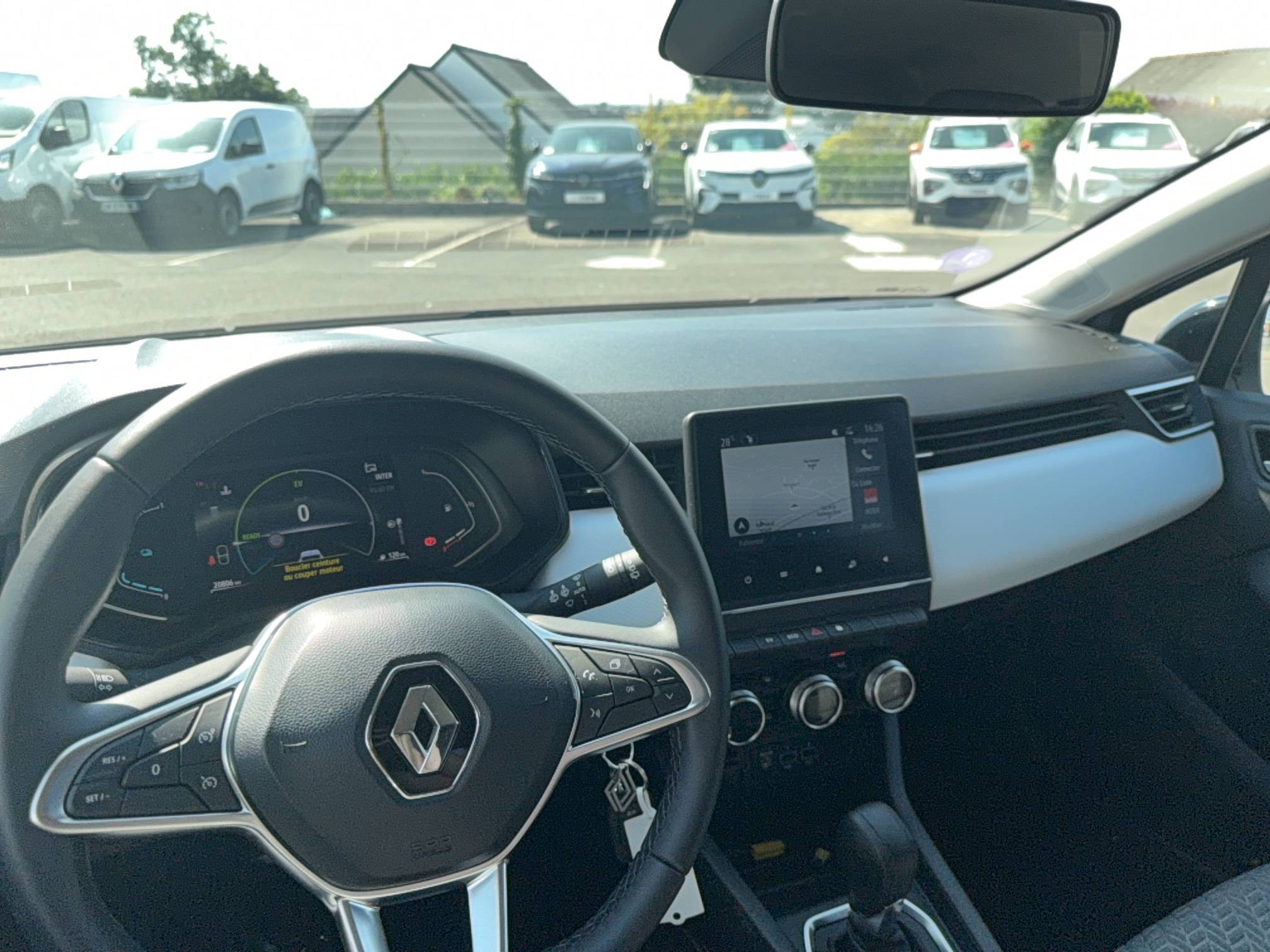 Vente en ligne Renault Clio 5 Clio E-Tech full hybrid 145 au prix de 17 990 €