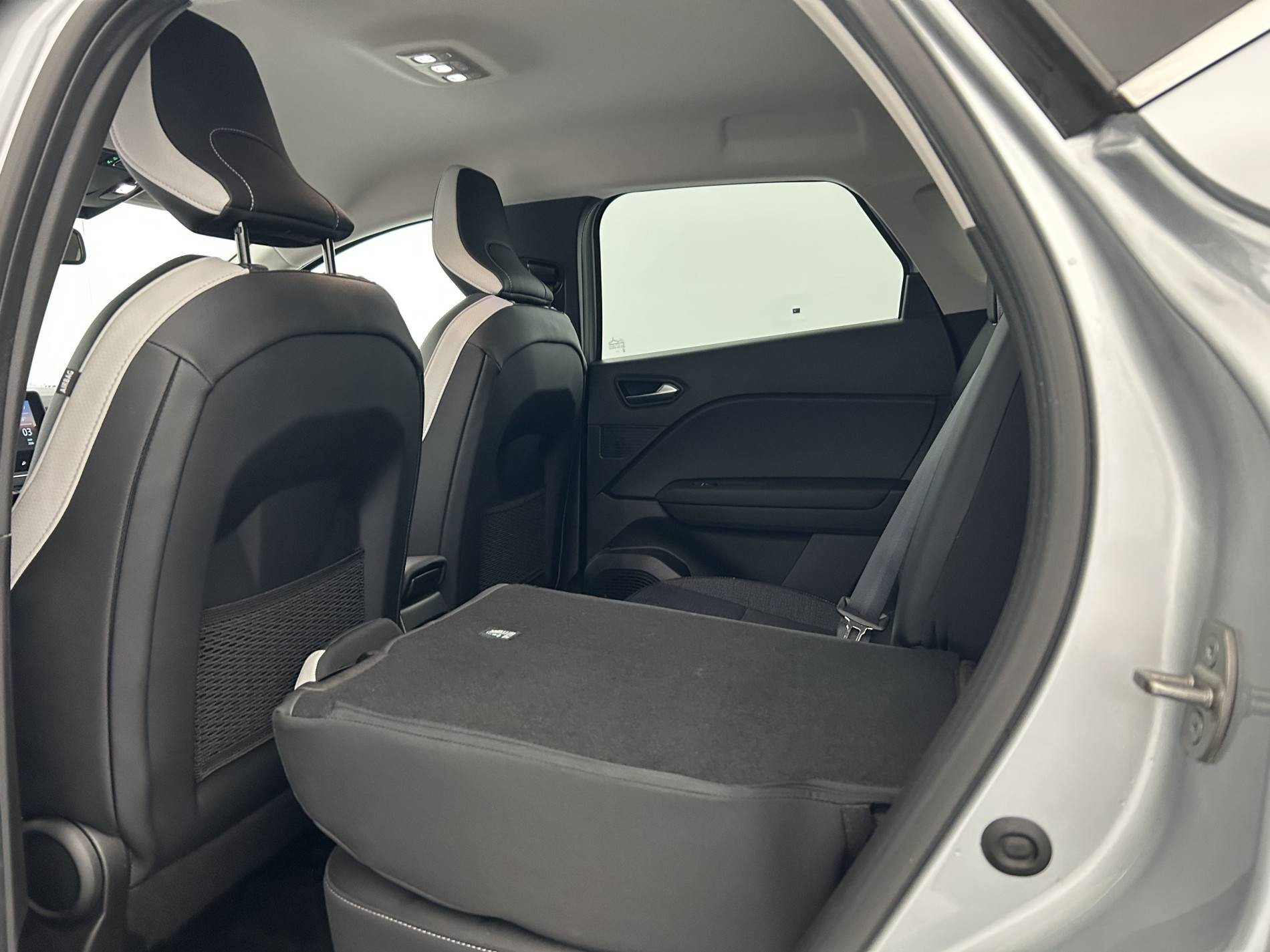 Vente en ligne Renault Captur  E-Tech hybride rechargeable 160 au prix de 20 990 €