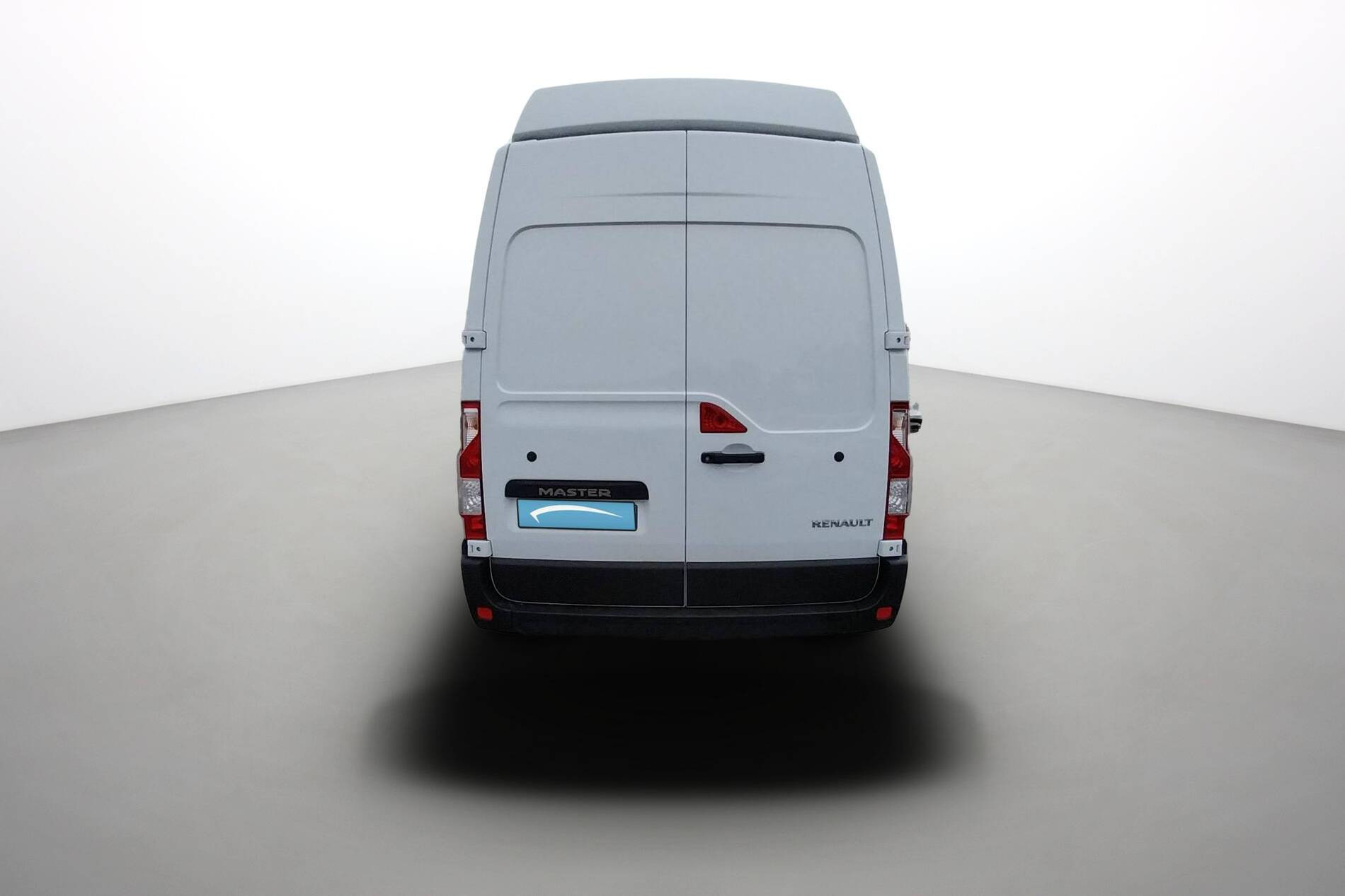 Vente en ligne Renault Master Fourgon MASTER FGN TRAC F3500 L3H3 BLUE DCI 135 au prix de 29 790 €