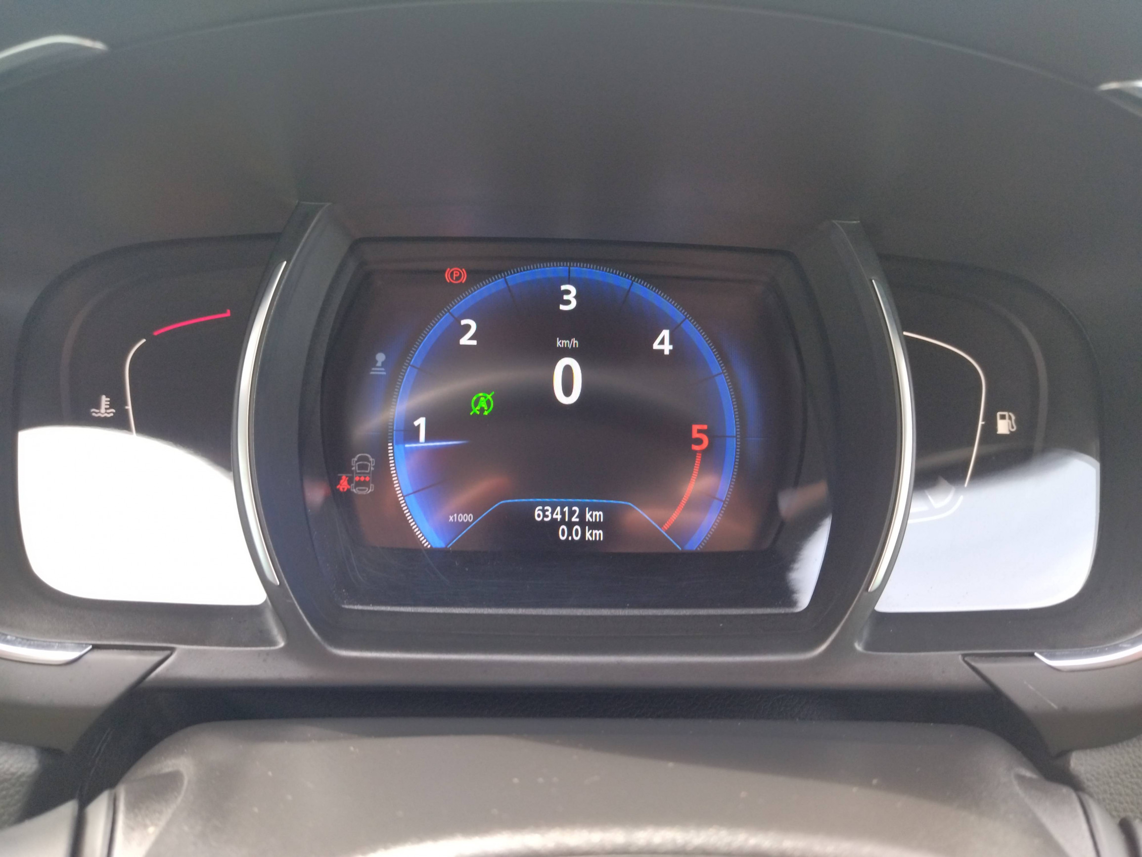 Vente en ligne Renault Scenic 4 Scenic Blue dCi 120 au prix de 16 990 €