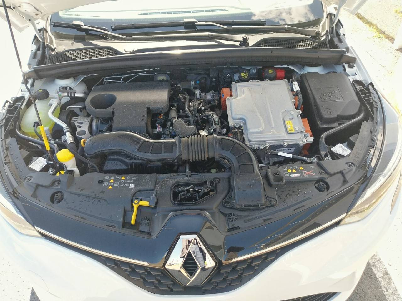 Vente en ligne Renault Clio 5 Clio E-Tech 140 - 21N au prix de 15 990 €