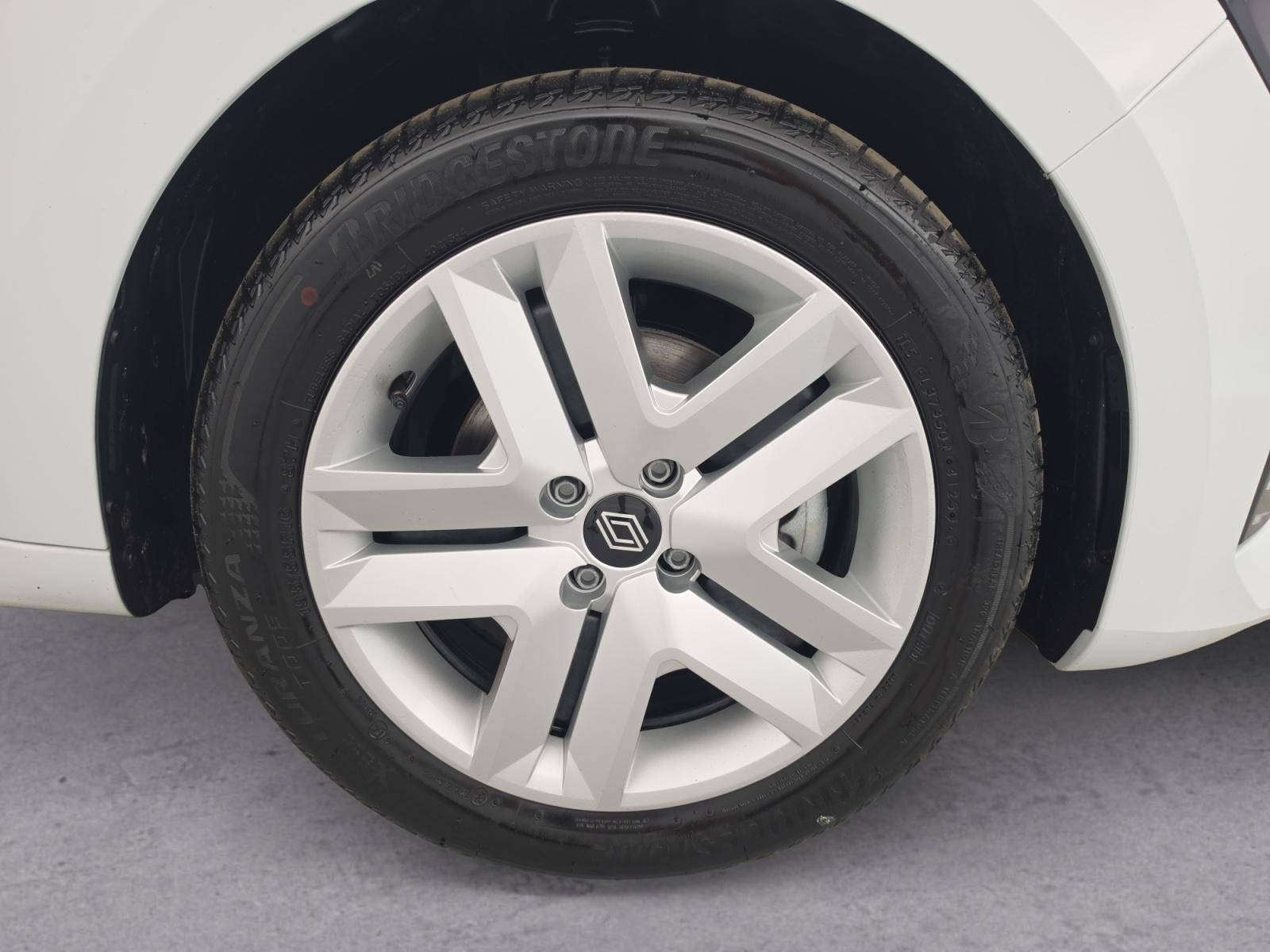Vente en ligne Renault Clio 5 Clio E-Tech full hybrid 145 ch GSR2 au prix de 19 590 €