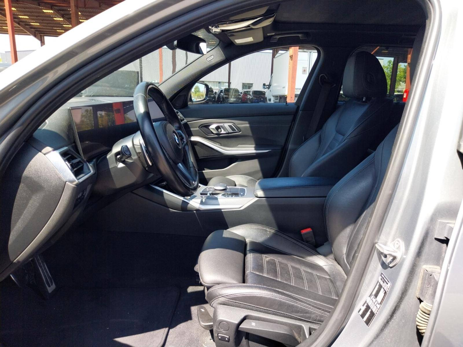 Vente en ligne Bmw Série 3 Touring Touring 318d 150 ch BVA8 au prix de 26 990 €