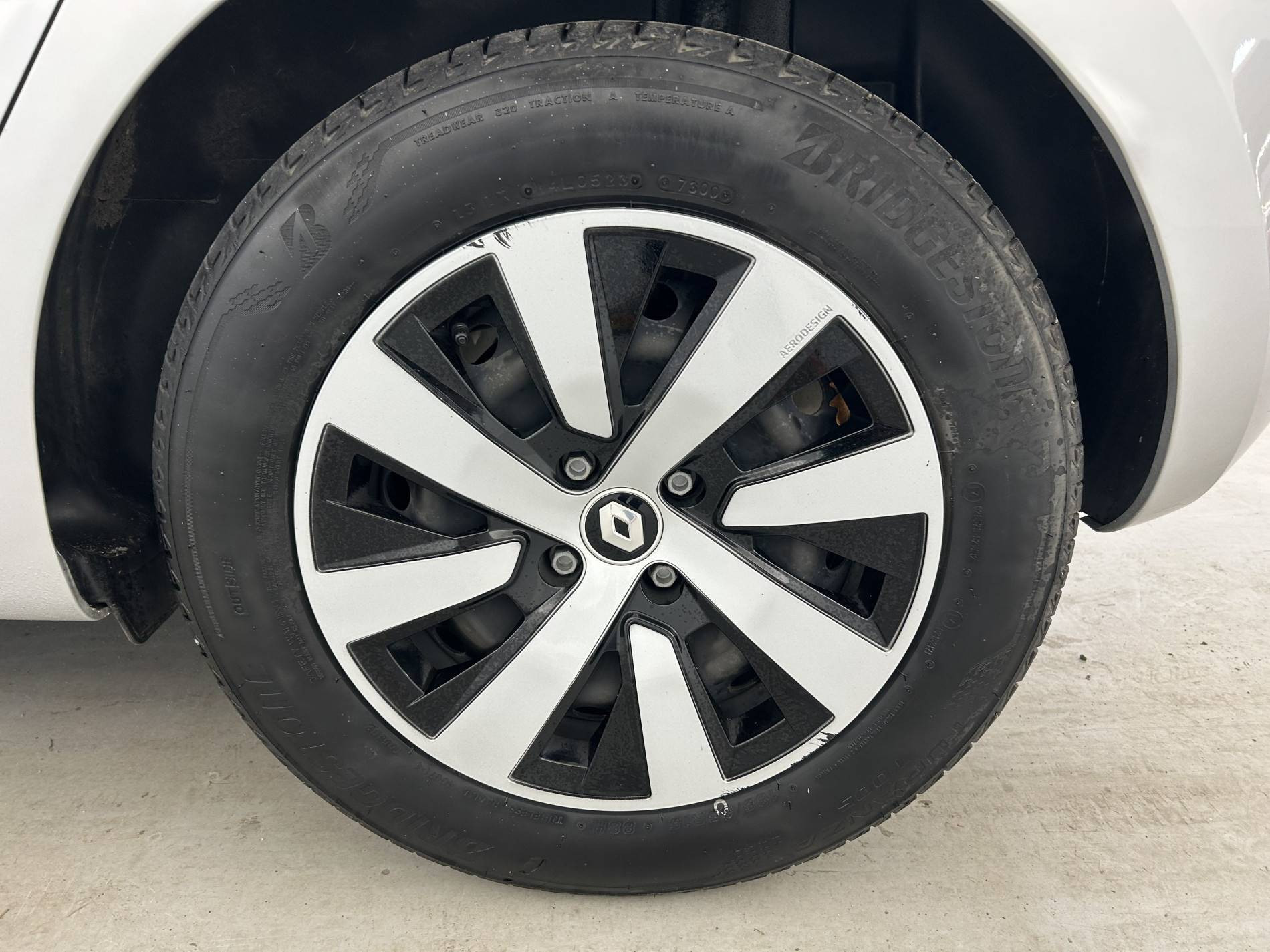 Vente en ligne Renault Clio 5 Clio TCe 90 au prix de 13 690 €