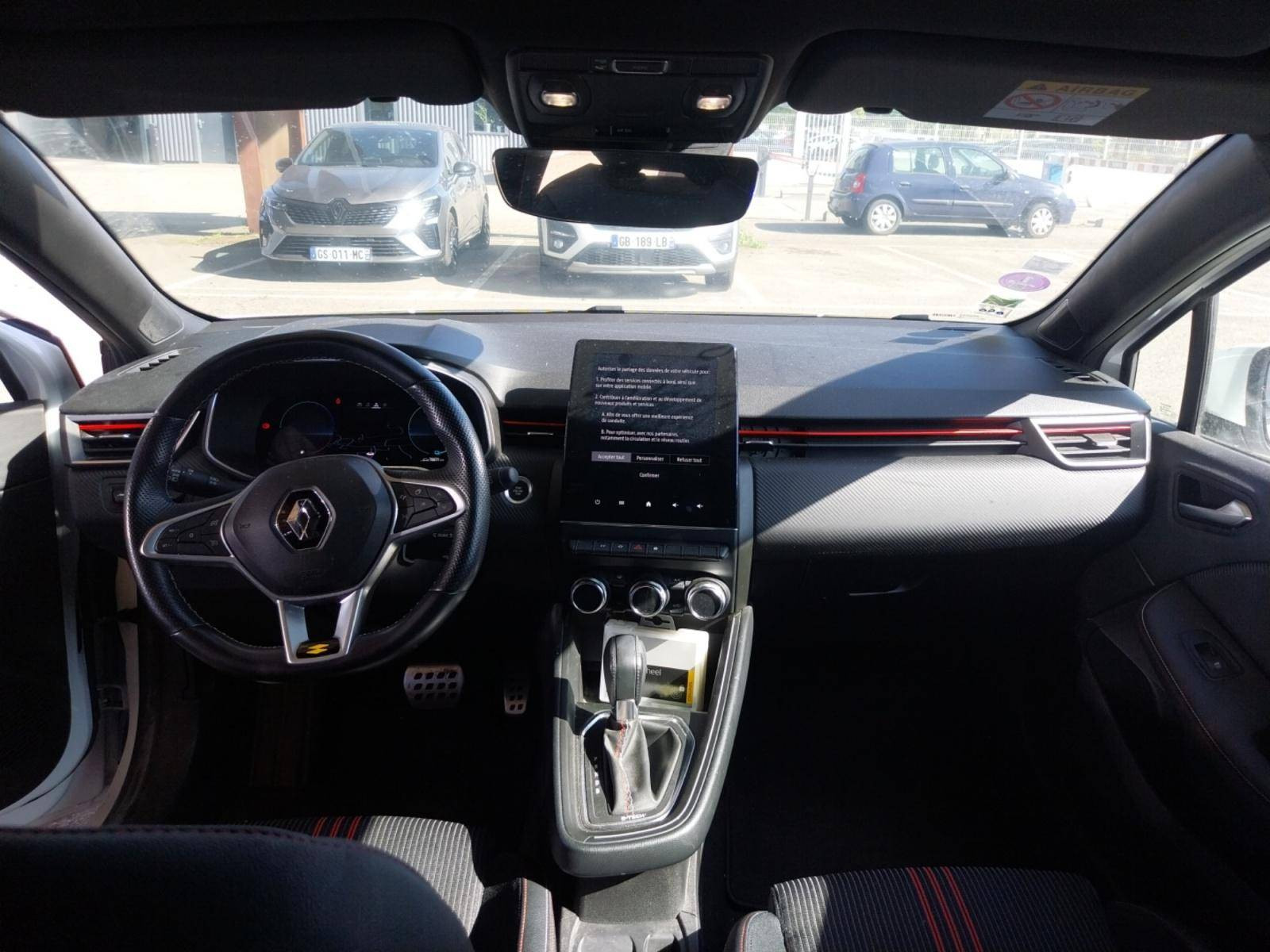 Vente en ligne Renault Clio 5 Clio E-Tech 140 - 21N au prix de 15 990 €