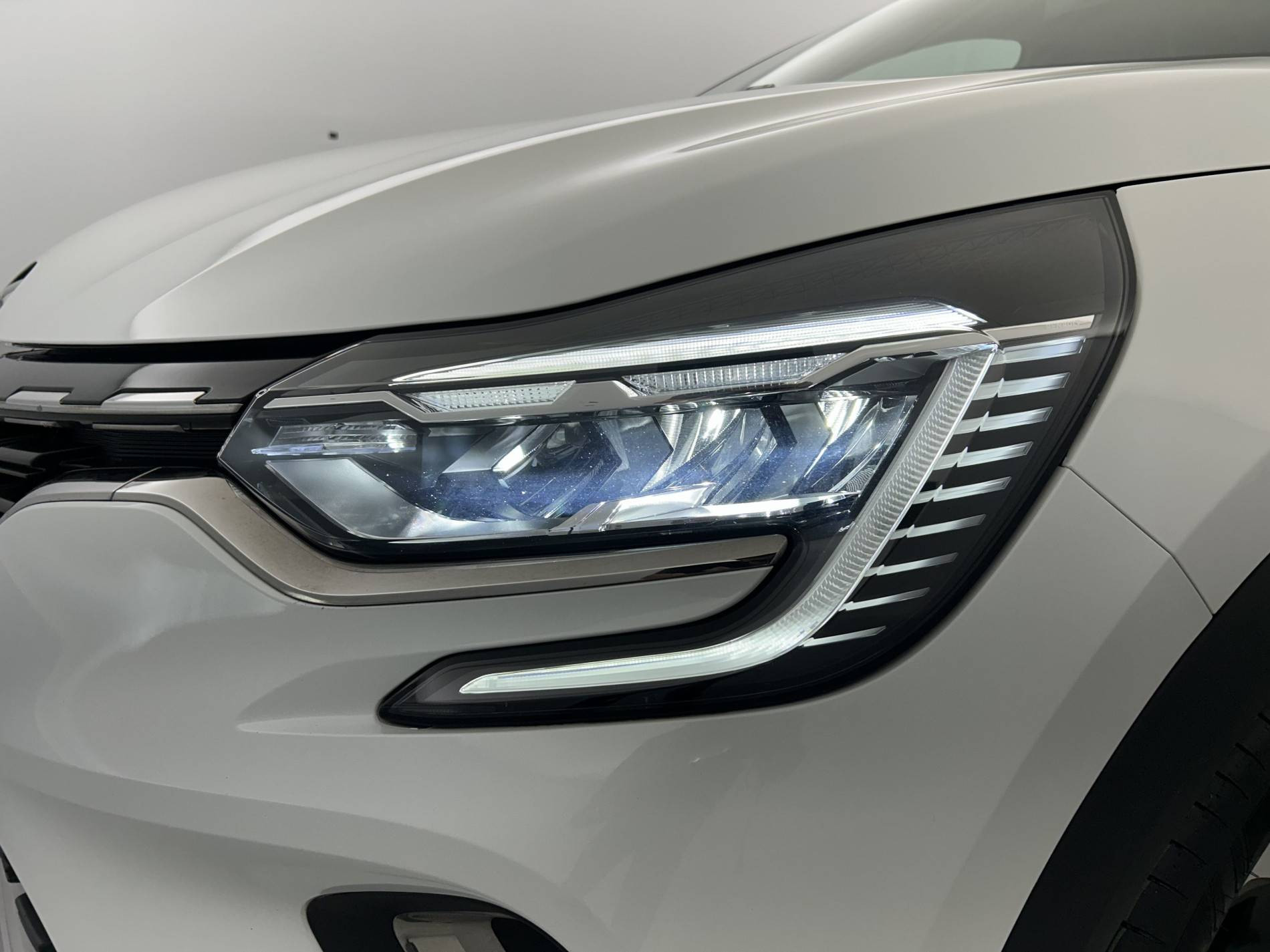 Vente en ligne Renault Captur  mild hybrid 160 EDC au prix de 19 990 €
