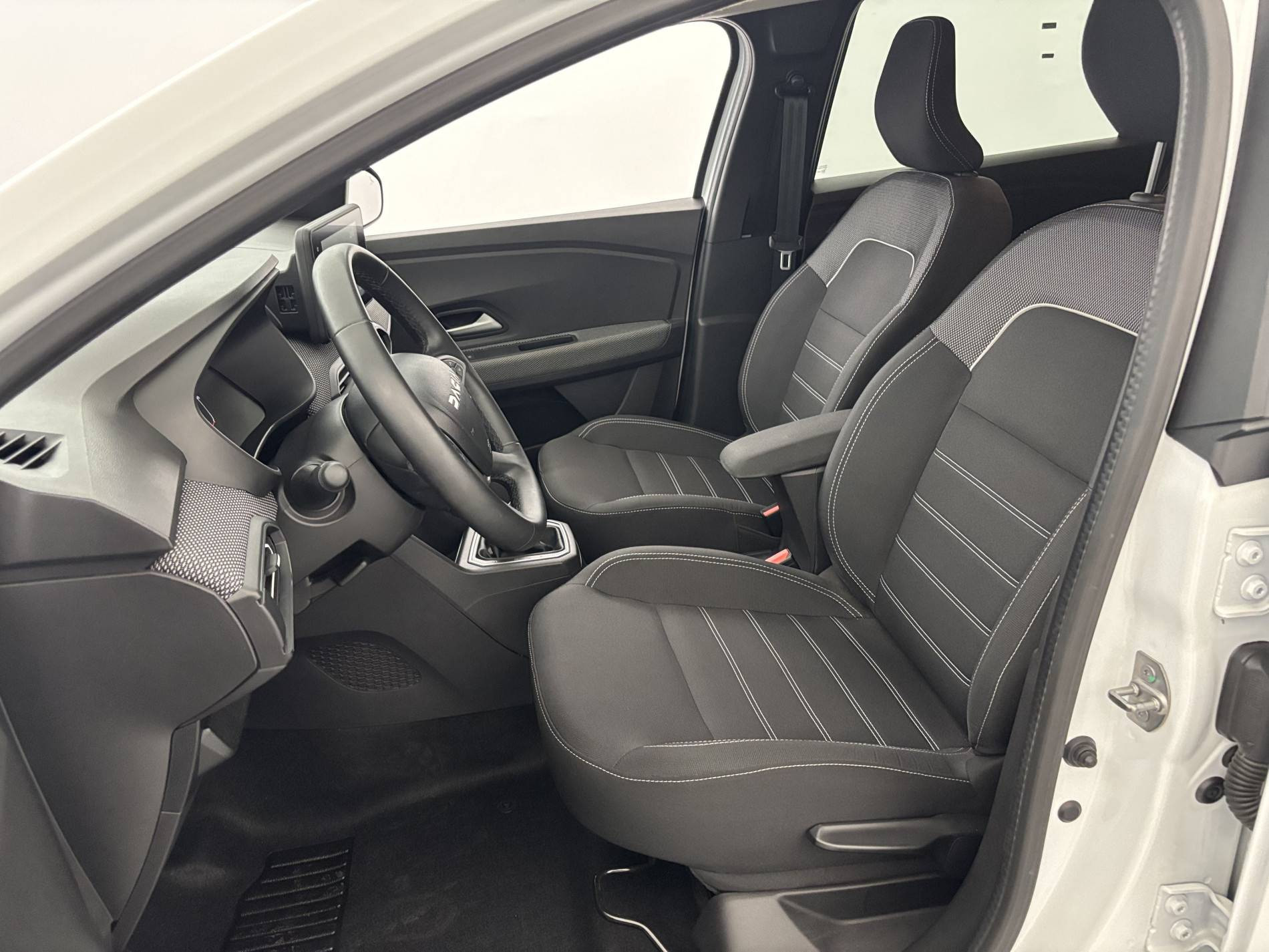 Vente en ligne Dacia Jogger  Hybrid 140 5 places au prix de 20 990 €