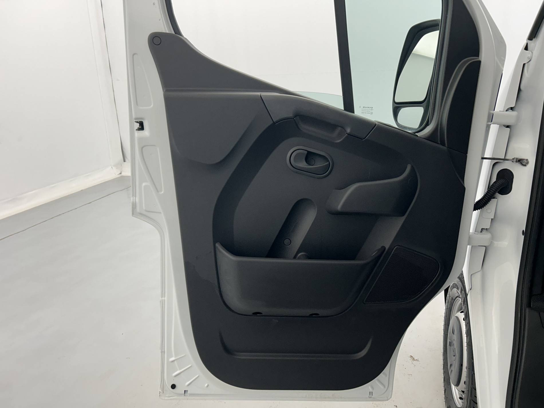 Vente en ligne Renault Master Fourgon MASTER FGN TRAC F3500 L2H2 BLUE DCI 135 au prix de 24 490 €