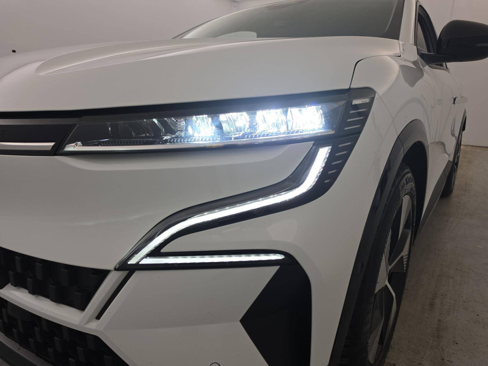 Vente en ligne Renault Megane E-Tech  EV40 130ch standard charge au prix de 20 990 €