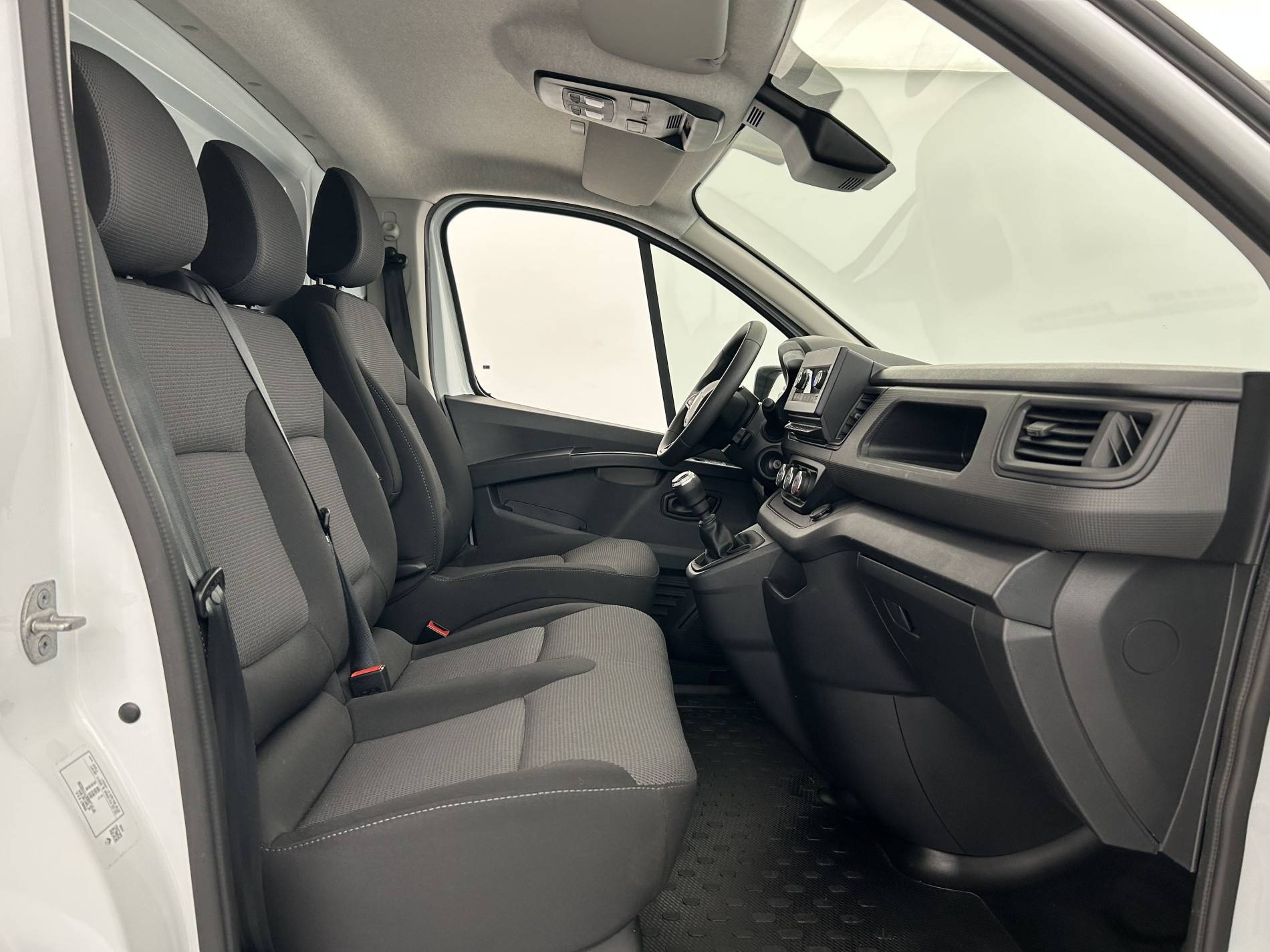 Vente en ligne Renault Trafic 3 Fourgon TRAFIC FGN L2H1 3000 KG BLUE DCI 130 au prix de 22 980 €