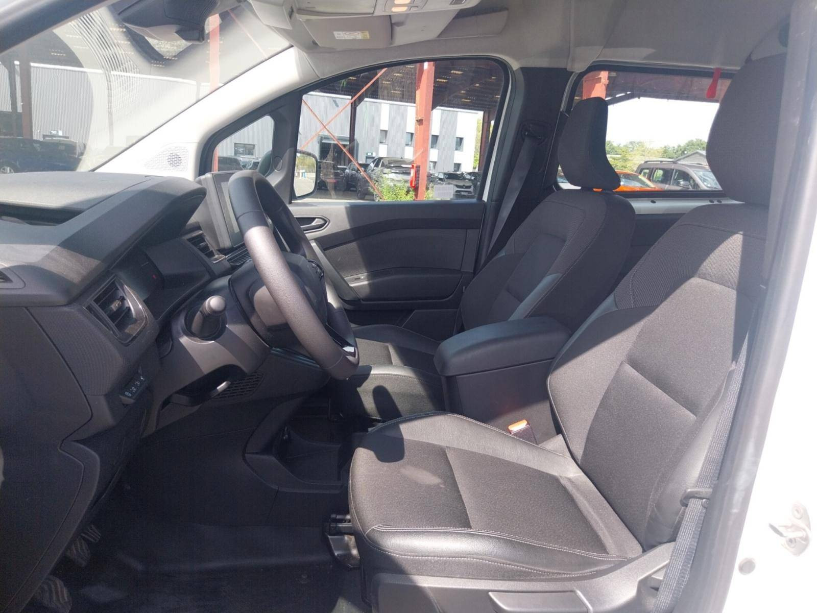 Vente en ligne Renault Kangoo Van KANGOO VAN CA BLUE DCI 115 L2 au prix de 22 560 €