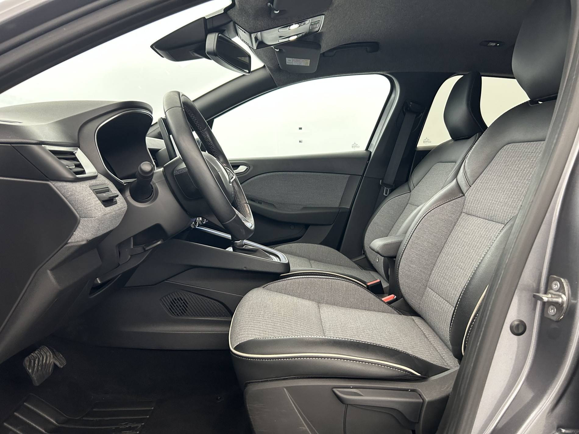 Vente en ligne Renault Clio 5 Clio E-Tech full hybrid 145 au prix de 18 390 €