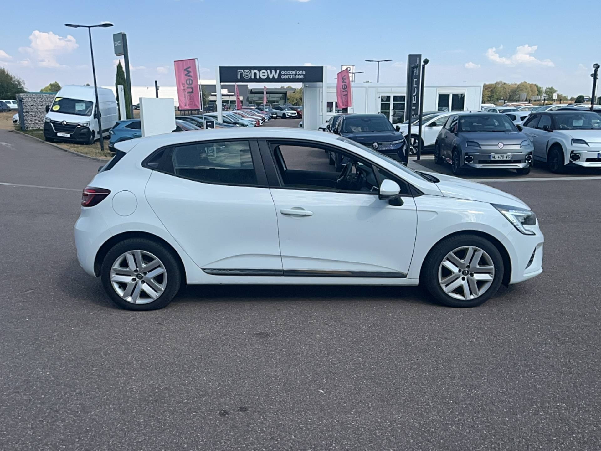Vente en ligne Renault Clio 5 CLIO SOCIETE BLUE DCI 100 - 21N au prix de 10 991 €