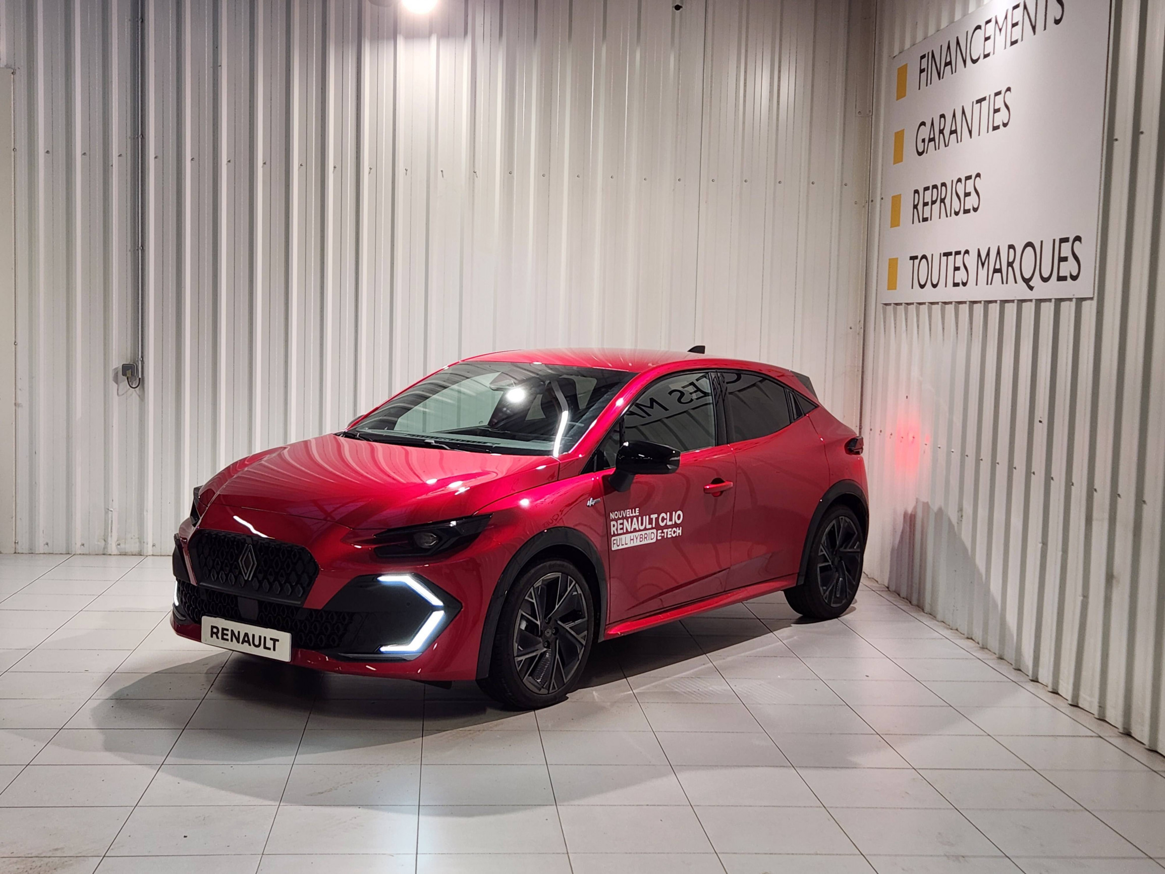 Renault Clio 6 Clio E-Tech full hybrid 160 ch occasion de 2026 en vente à Morlaix