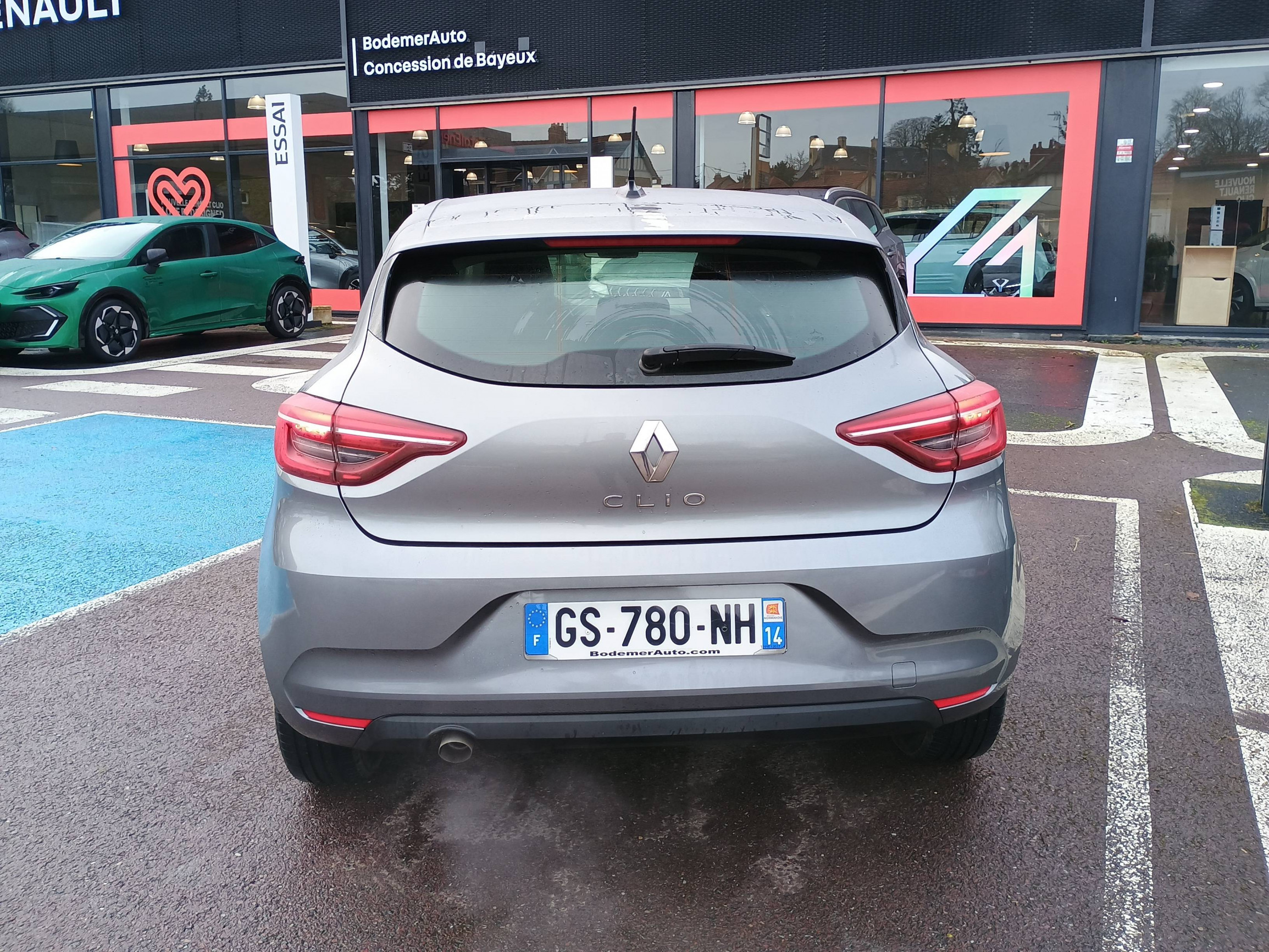 Vente en ligne Renault Clio 5 Clio TCe 90 au prix de 13 990 €