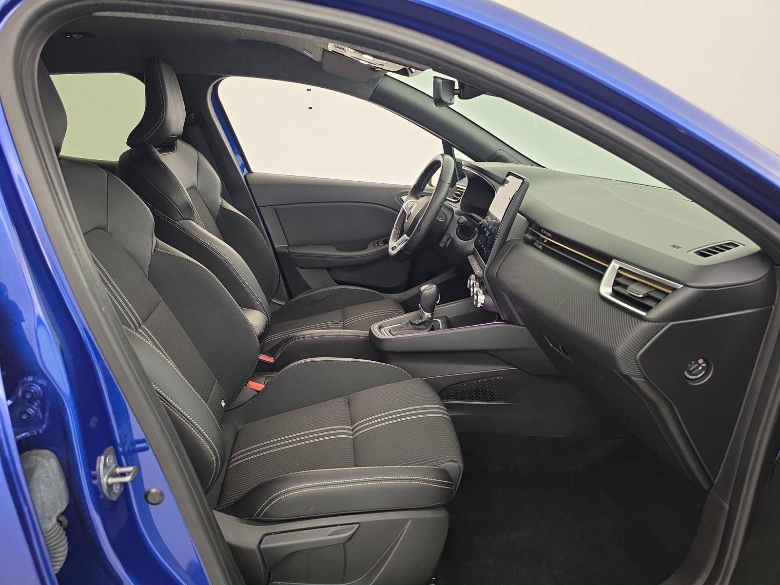 Vente en ligne Renault Clio 5 Clio E-Tech full hybrid 145 au prix de 17 890 €