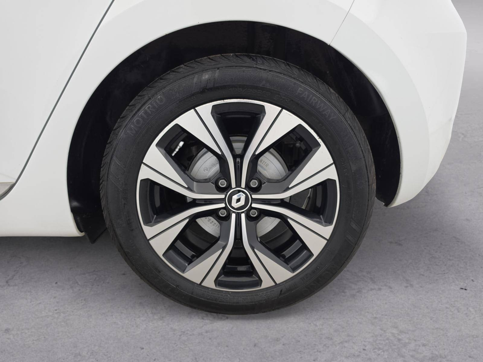 Vente en ligne Renault Clio 5 Clio E-Tech full hybrid 145 au prix de 15 990 €