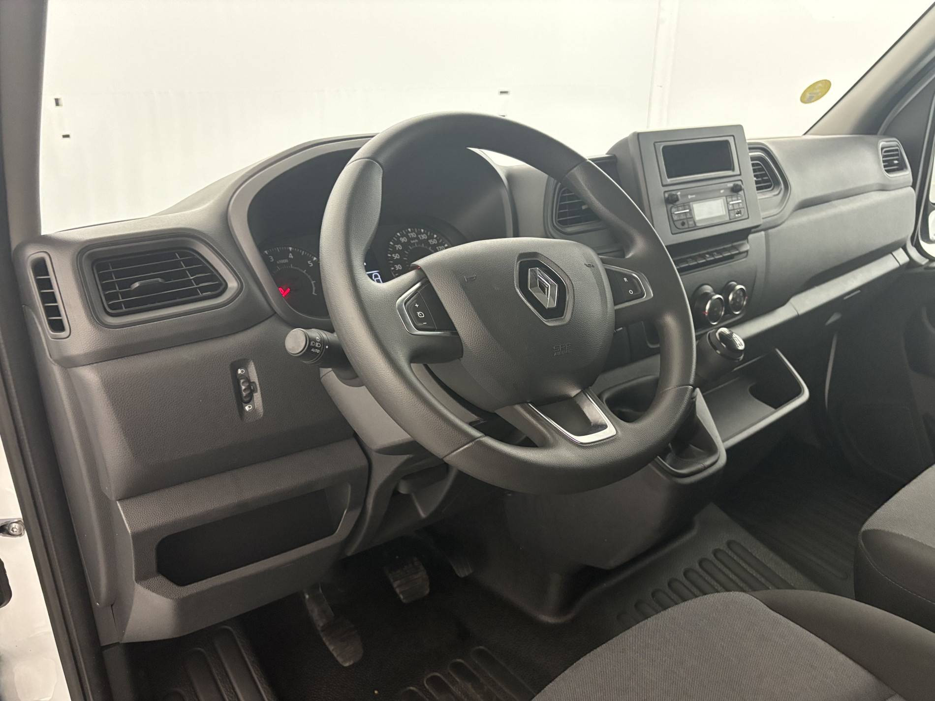 Vente en ligne Renault Master Fourgon MASTER FGN TRAC F3500 L3H3 BLUE DCI 135 au prix de 28 500 €