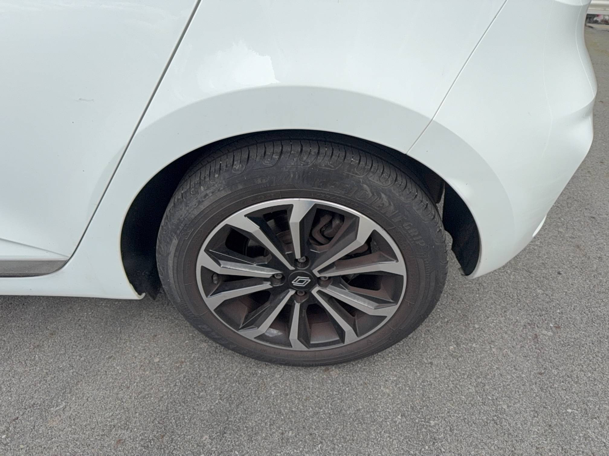 Vente en ligne Renault Clio 5 Clio TCe 90 au prix de 16 390 €
