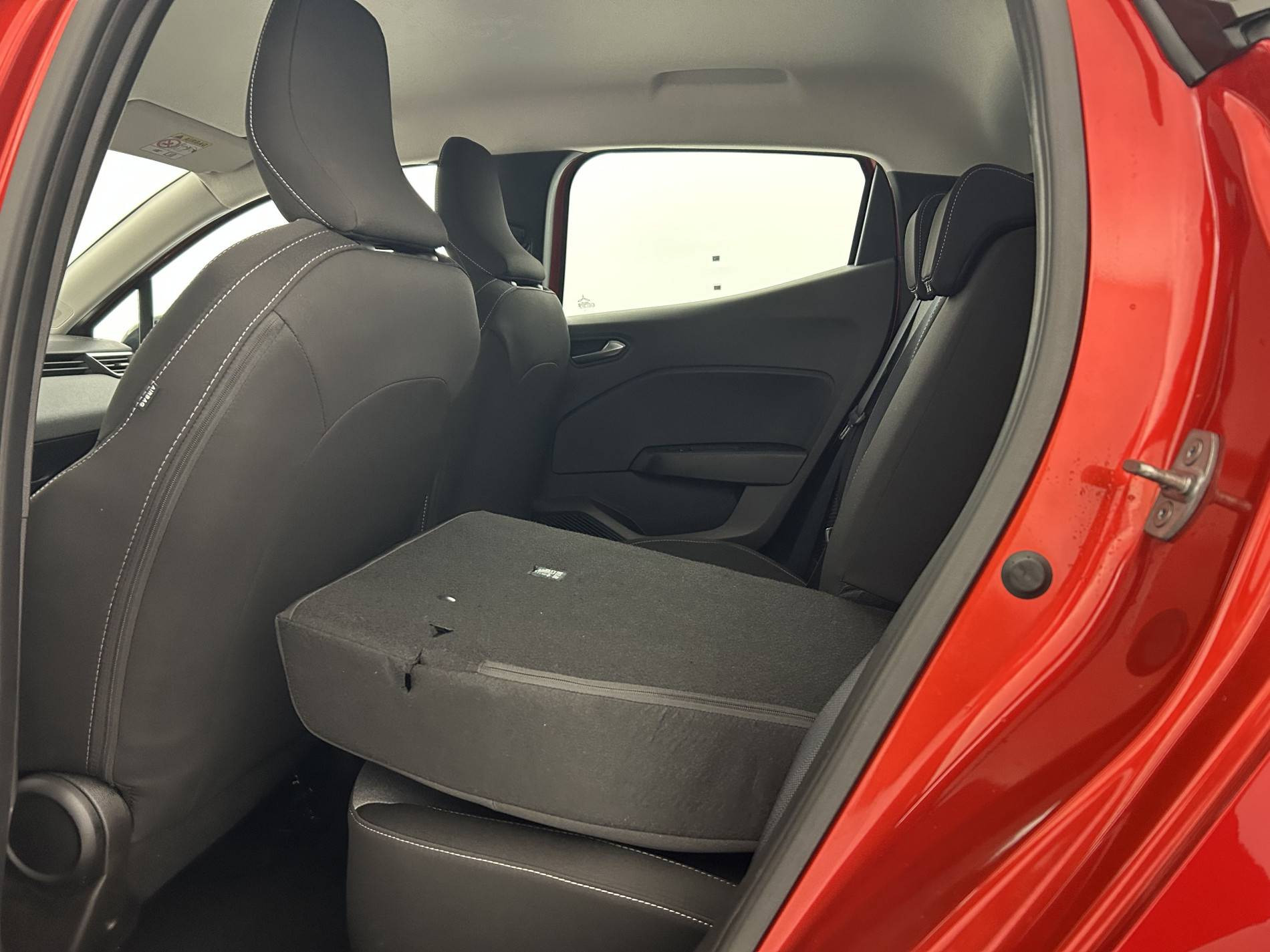 Vente en ligne Renault Clio 5 Clio E-Tech full hybrid 145 ch GSR2 au prix de 20 000 €