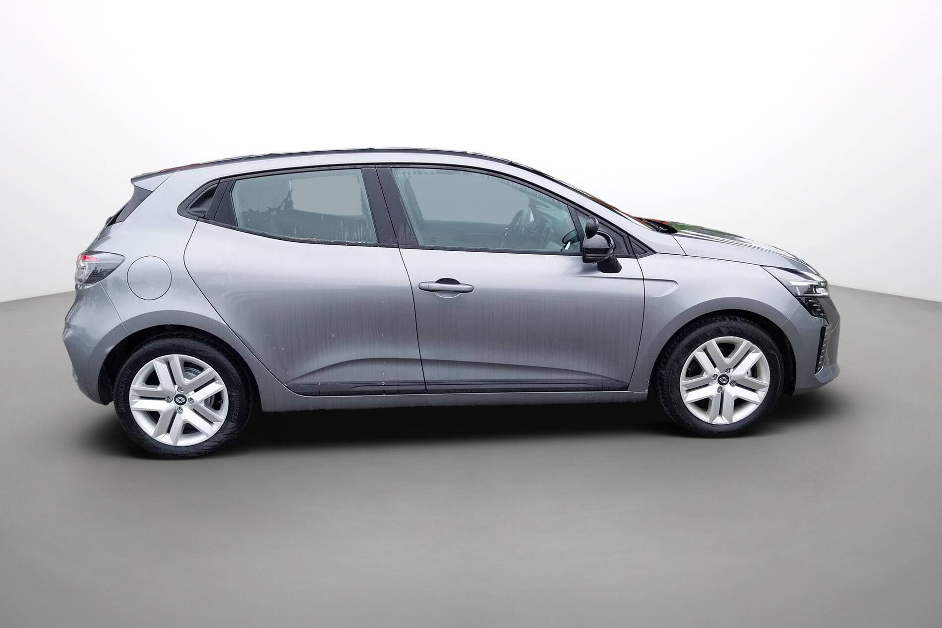 Vente en ligne Renault Clio 5 Clio E-Tech full hybrid 145 ch GSR2 au prix de 18 690 €