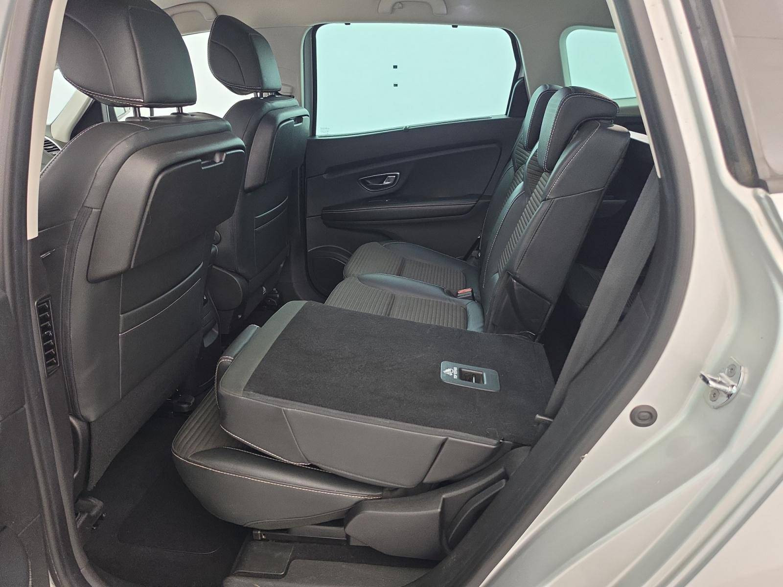 Vente en ligne Renault Grand Scenic 4 Grand Scenic dCi 130 Energy au prix de 15 650 €