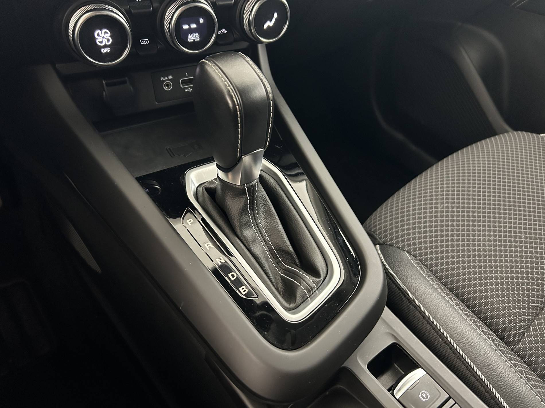 Vente en ligne Renault Arkana  E-Tech hybride 145 - 22 au prix de 20 990 €