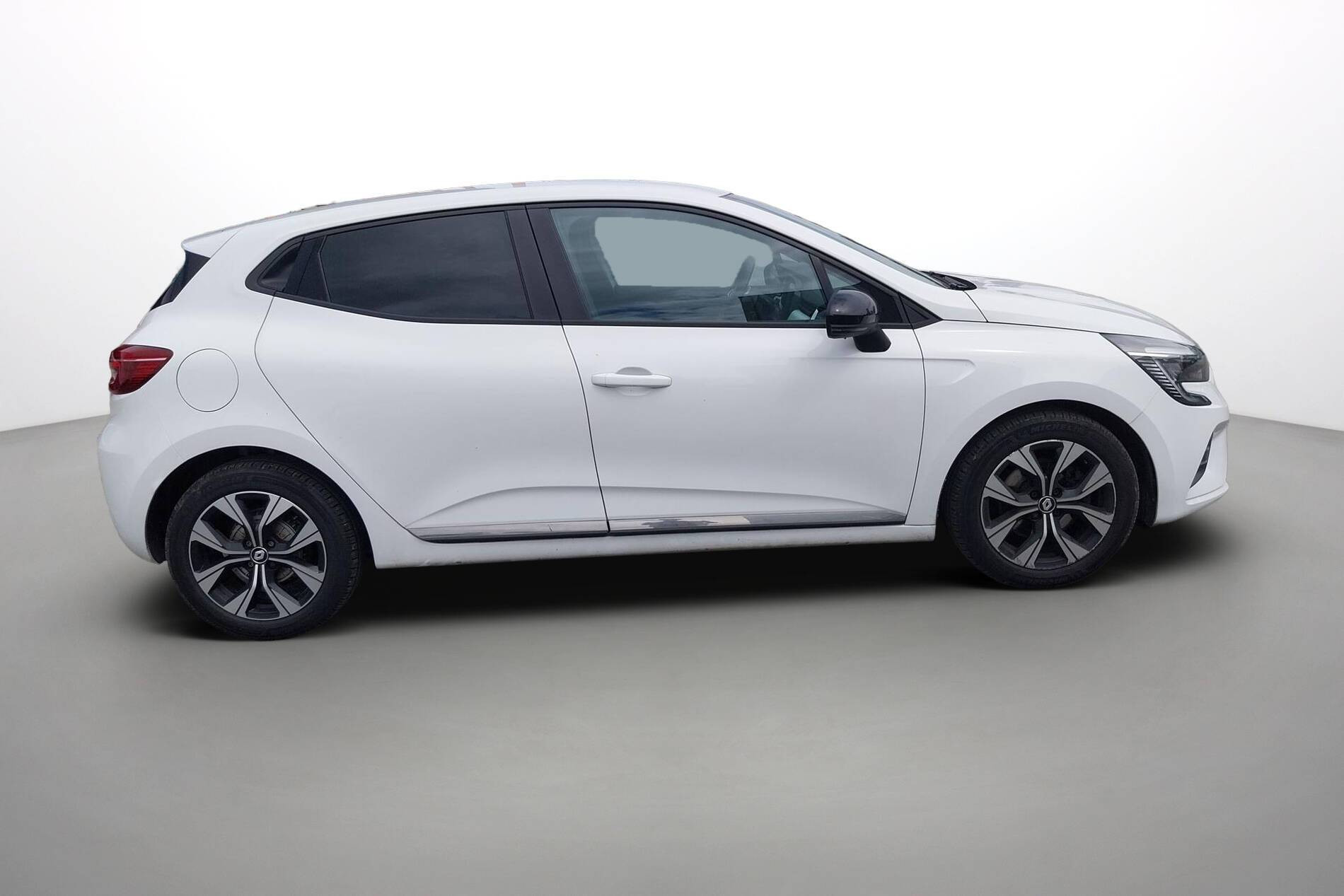 Vente en ligne Renault Clio 5 CLIO SOCIETE BLUE DCI 100 au prix de 10 990 €