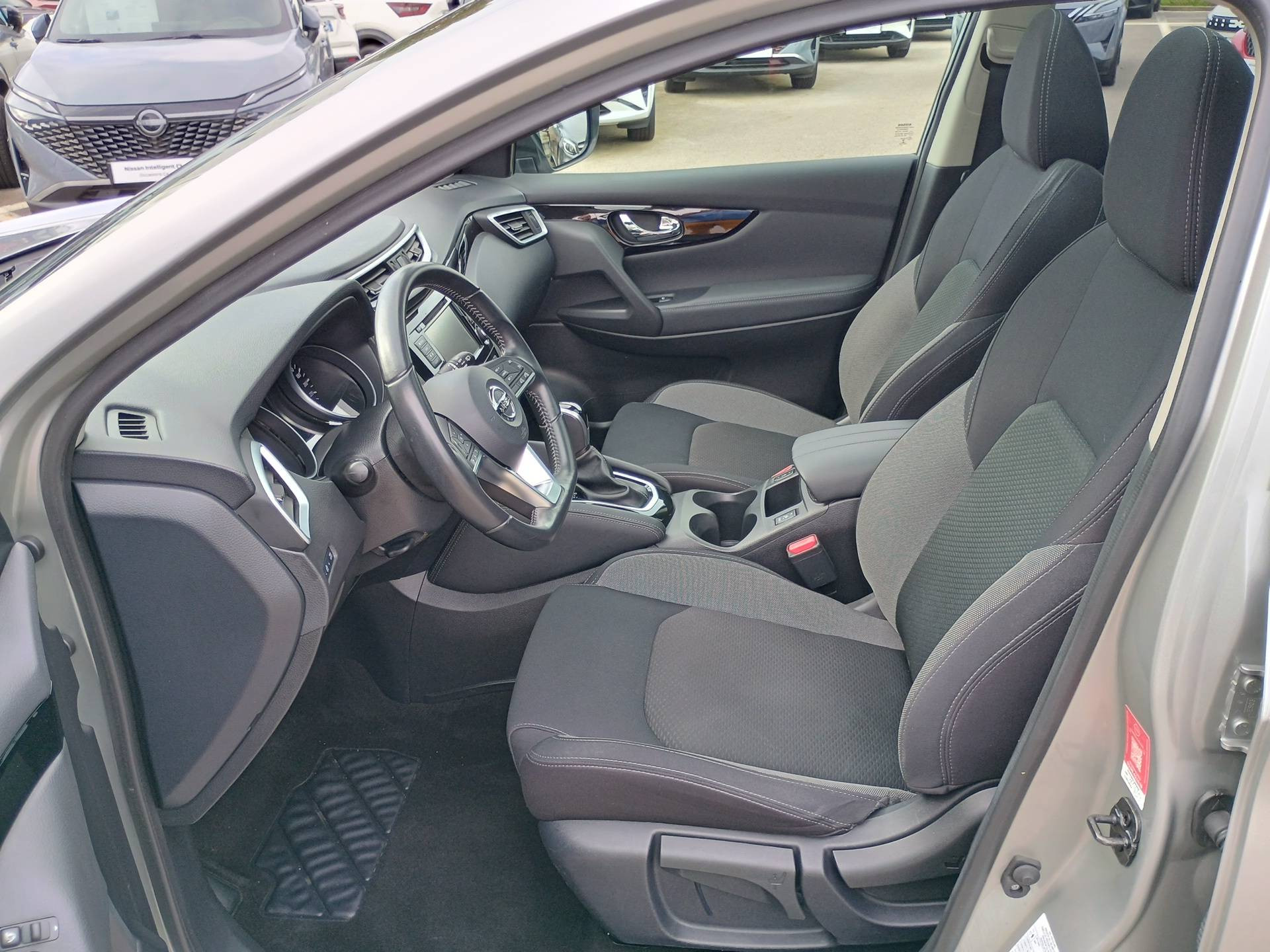 Vente en ligne Nissan Qashqai Qashqai 1.3 DIG-T 160 DCT au prix de 17 990 €