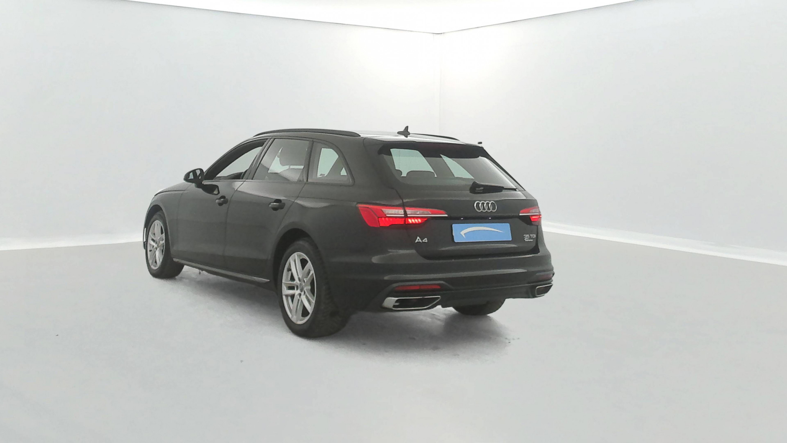Vente en ligne Audi A4 Avant  35 TDI 163 S tronic 7 au prix de 28 790 €