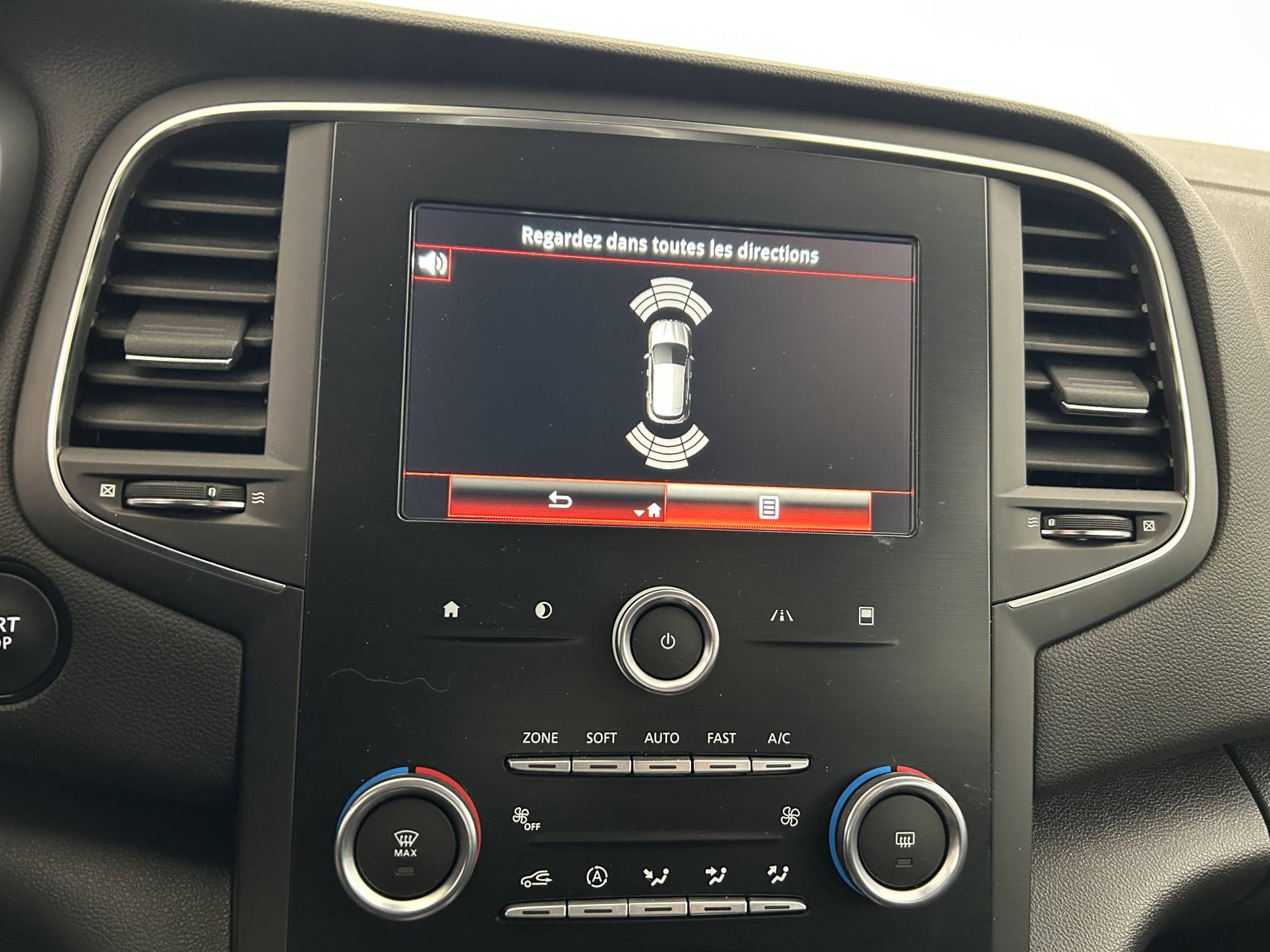 Vente en ligne Renault Megane 4 Mégane IV Berline Blue dCi 115 EDC au prix de 16 400 €